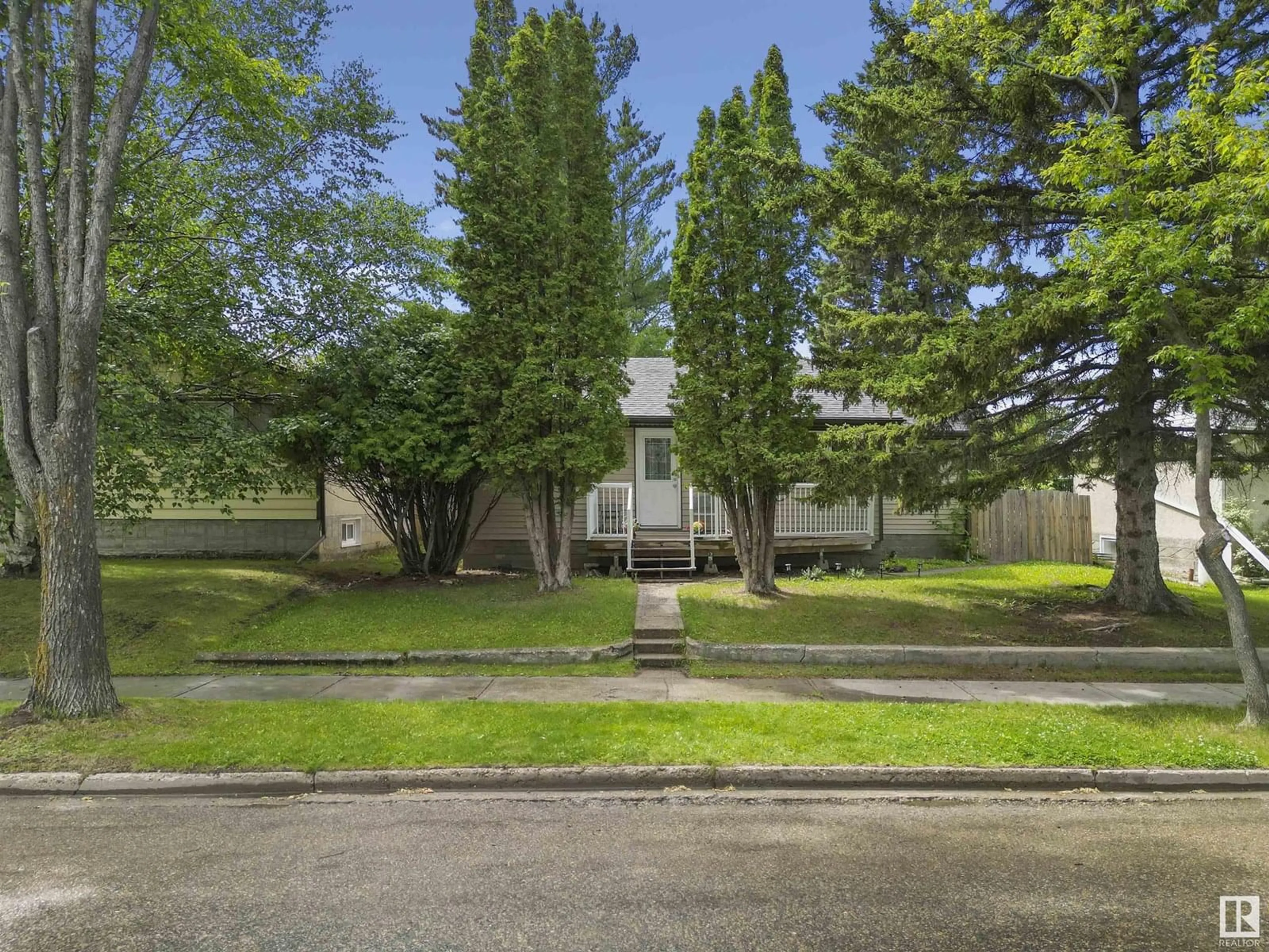 A pic from outside/outdoor area/front of a property/back of a property/a pic from drone, street for 5036 45 STREET, Drayton Valley Alberta T7A1C1