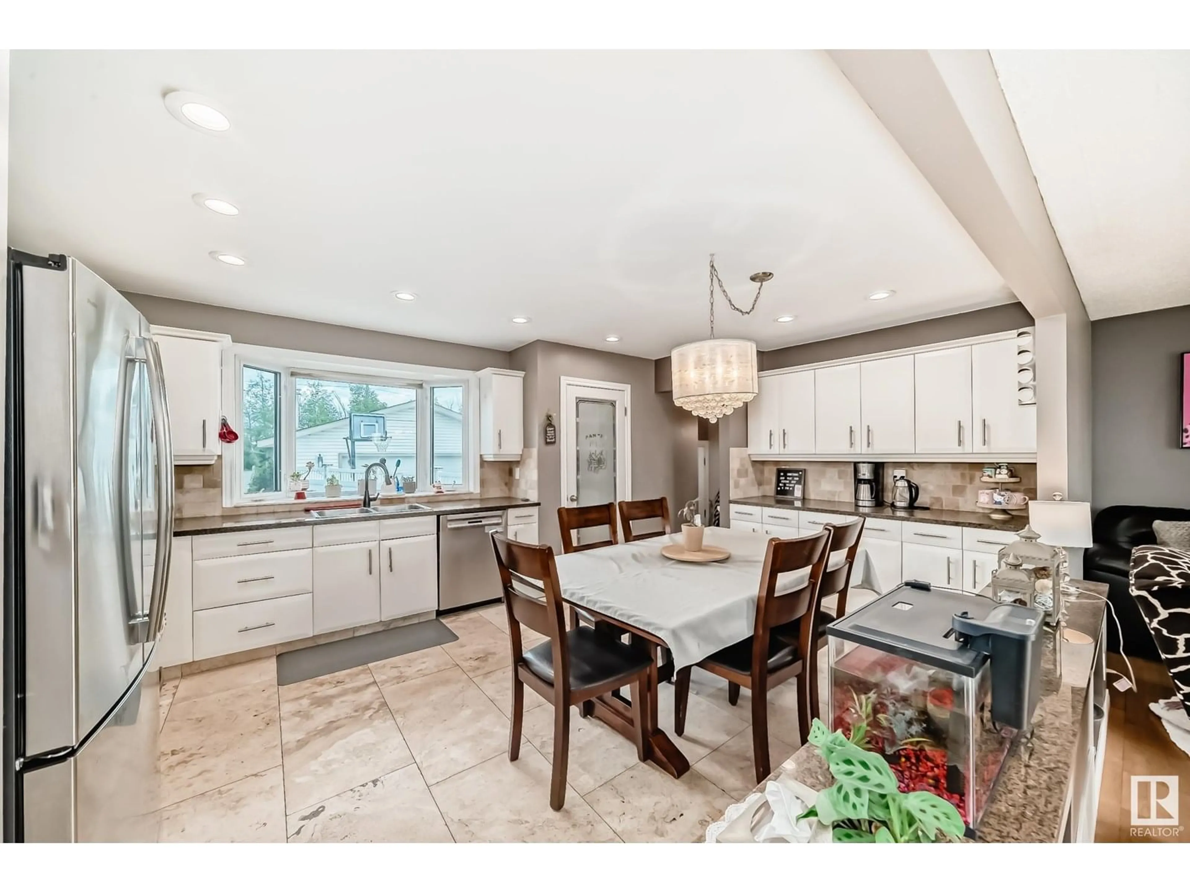 Open concept kitchen, ceramic/tile floor for 352 HUFFMAN CR, Edmonton Alberta T5A4C8