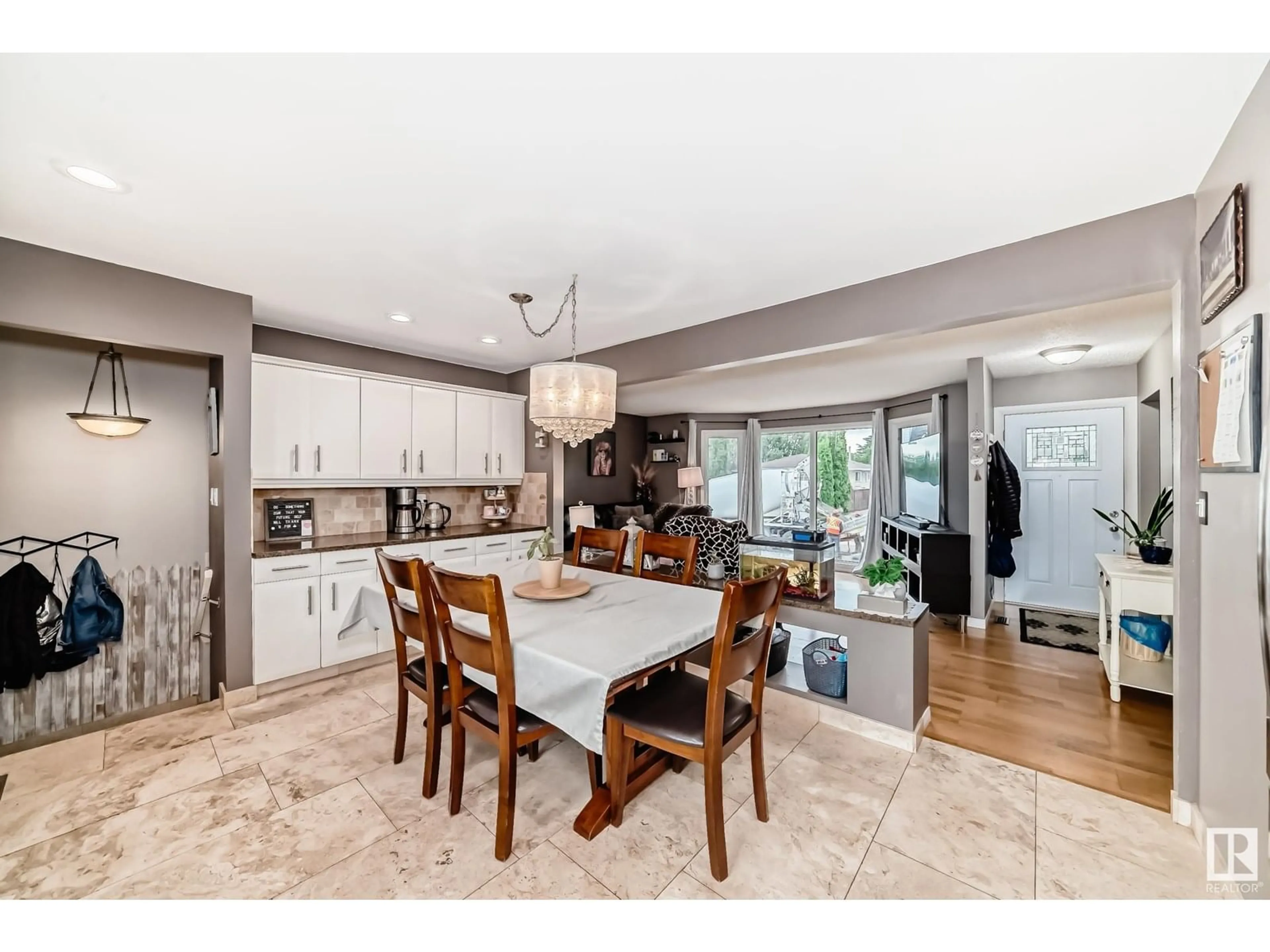 Open concept kitchen, unknown for 352 HUFFMAN CR, Edmonton Alberta T5A4C8