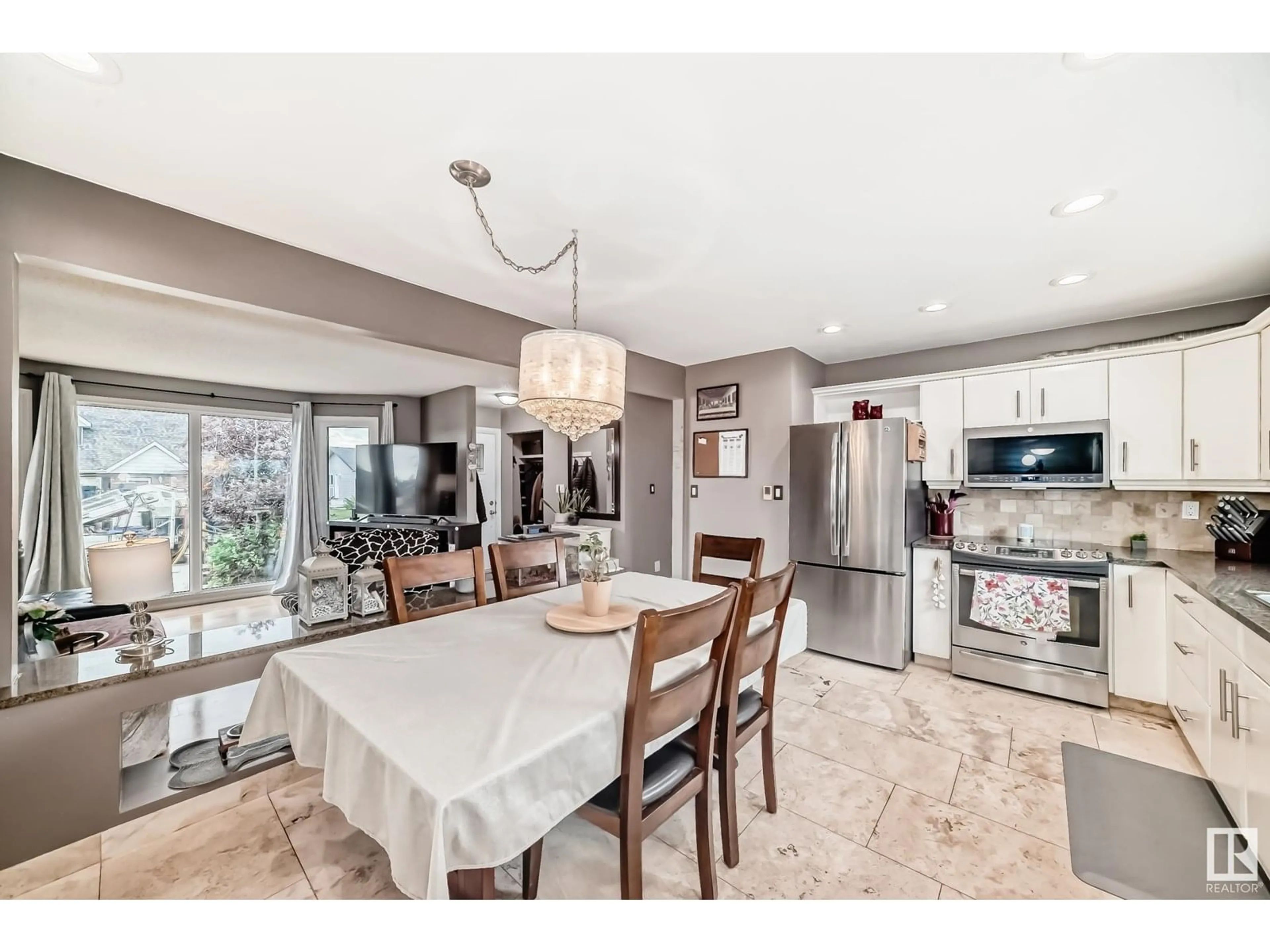 Open concept kitchen, ceramic/tile floor for 352 HUFFMAN CR, Edmonton Alberta T5A4C8
