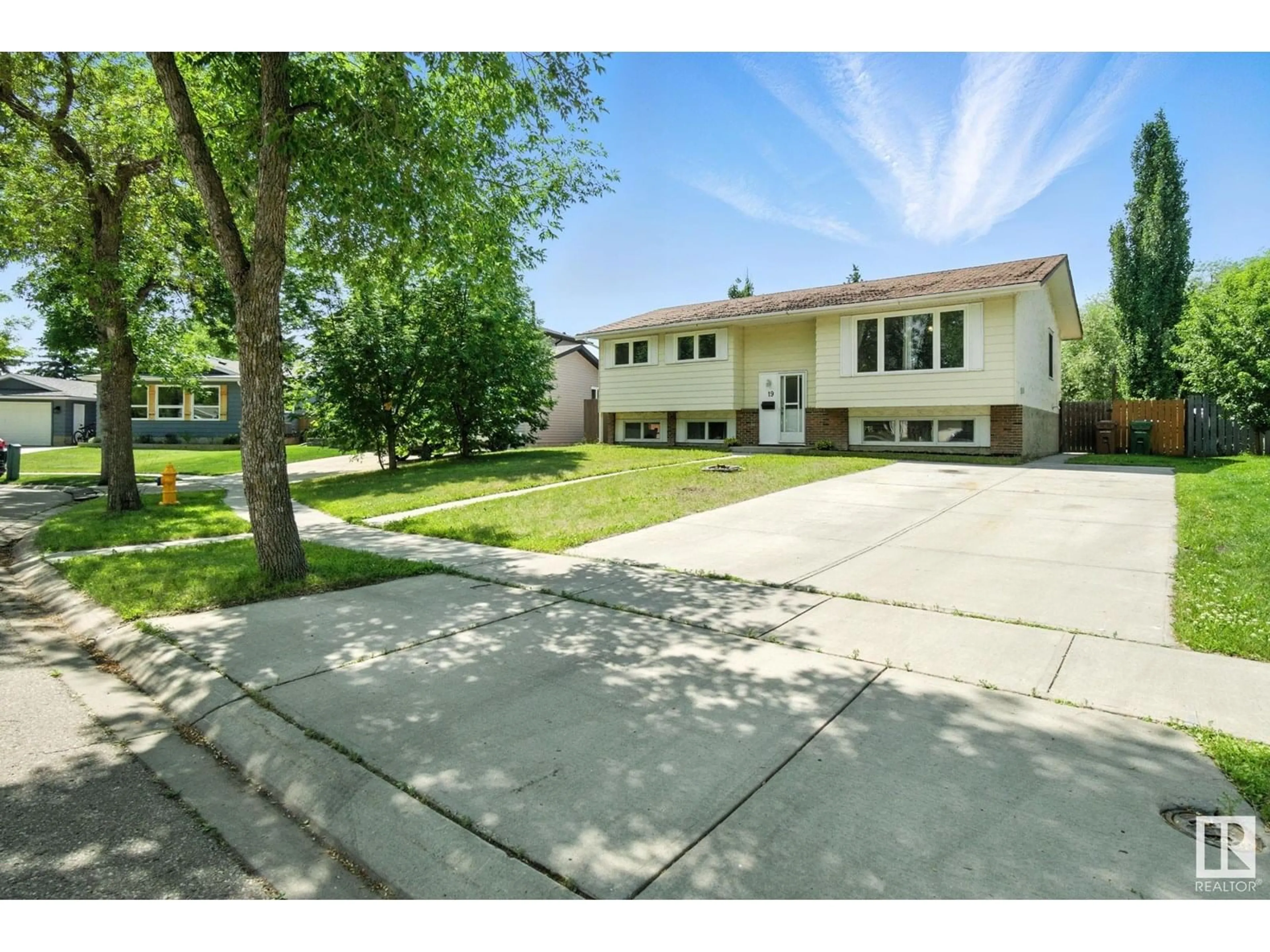 Unknown for 19 ADDISON CR, St. Albert Alberta T8N2S2