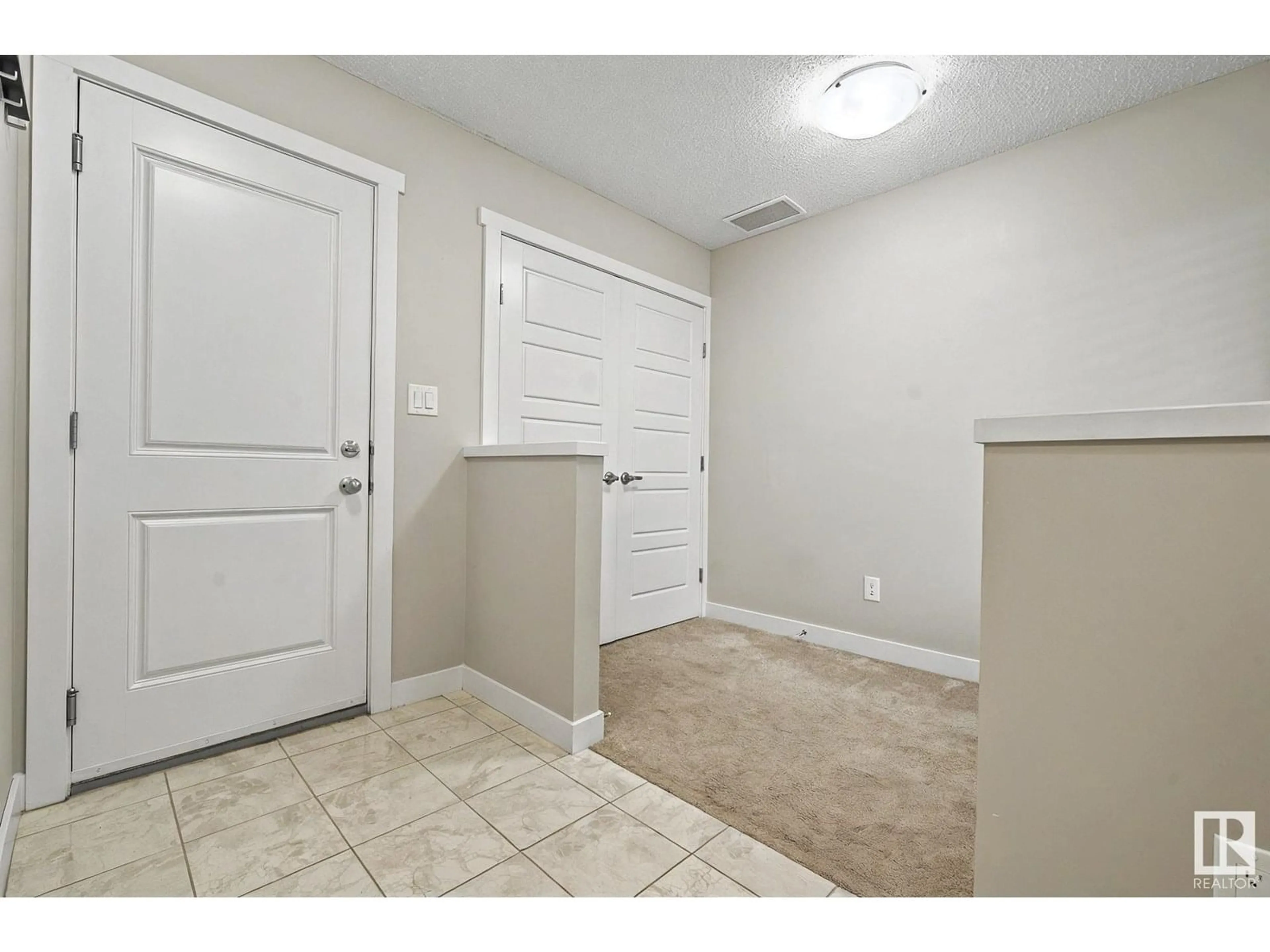 Indoor entryway for #67 - 1530 TAMARACK BV, Edmonton Alberta T6T0V7