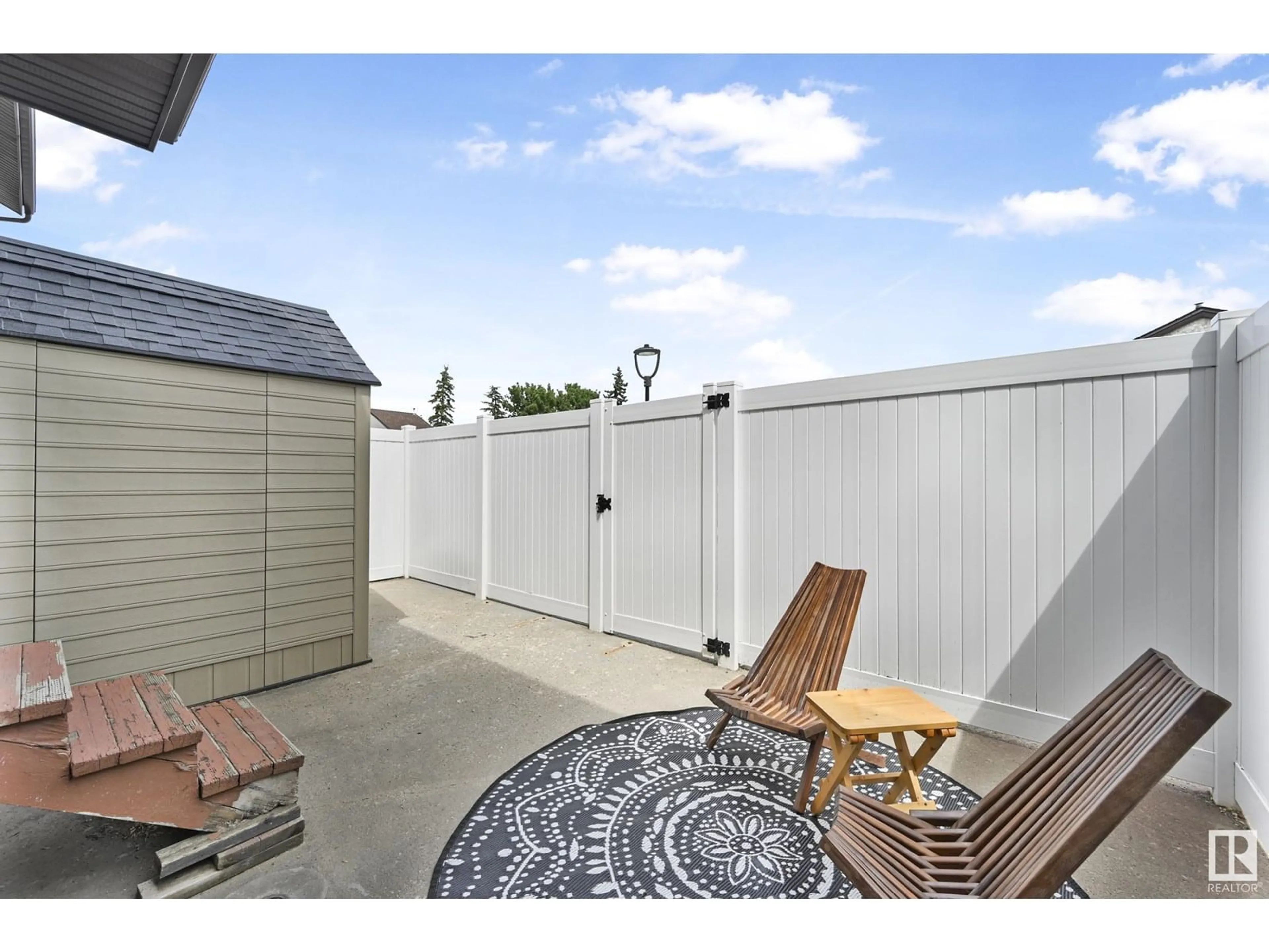Patio, unknown for MEADOWLARK VG NW, Edmonton Alberta T5R5X3