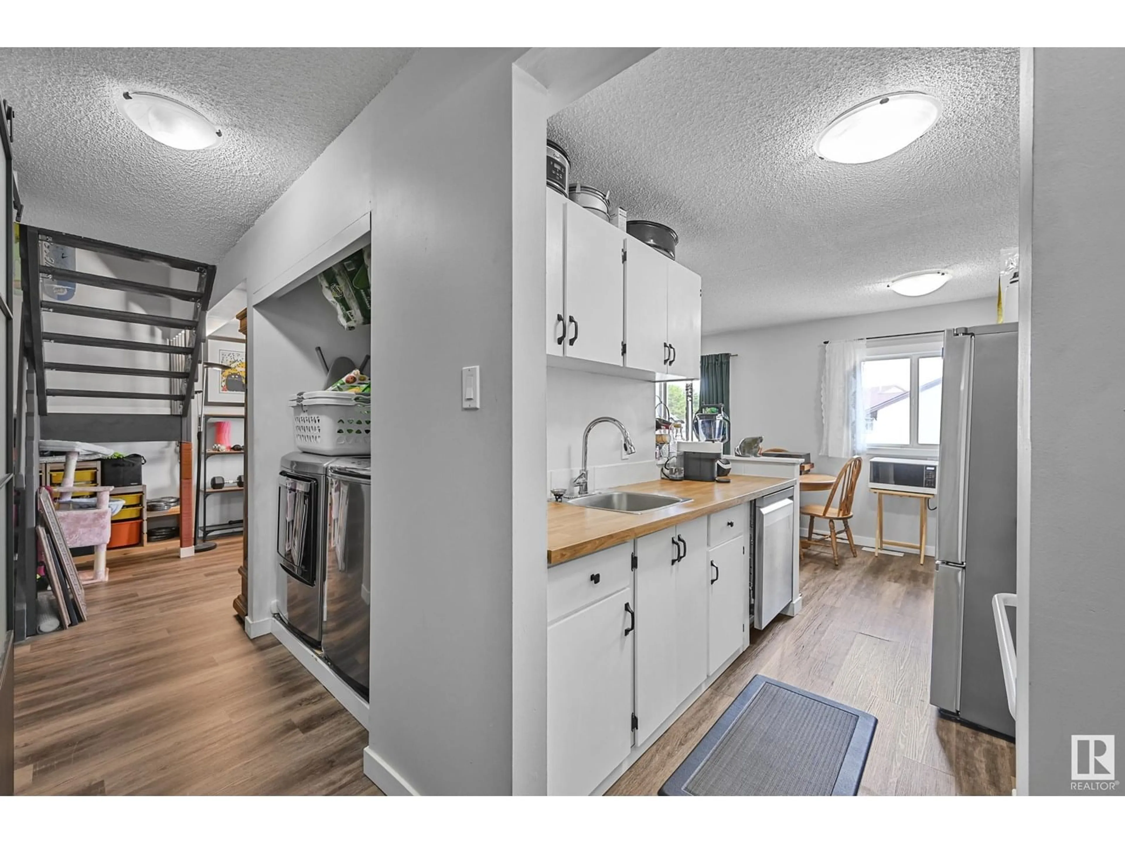 Open concept kitchen, unknown for MEADOWLARK VG NW, Edmonton Alberta T5R5X3