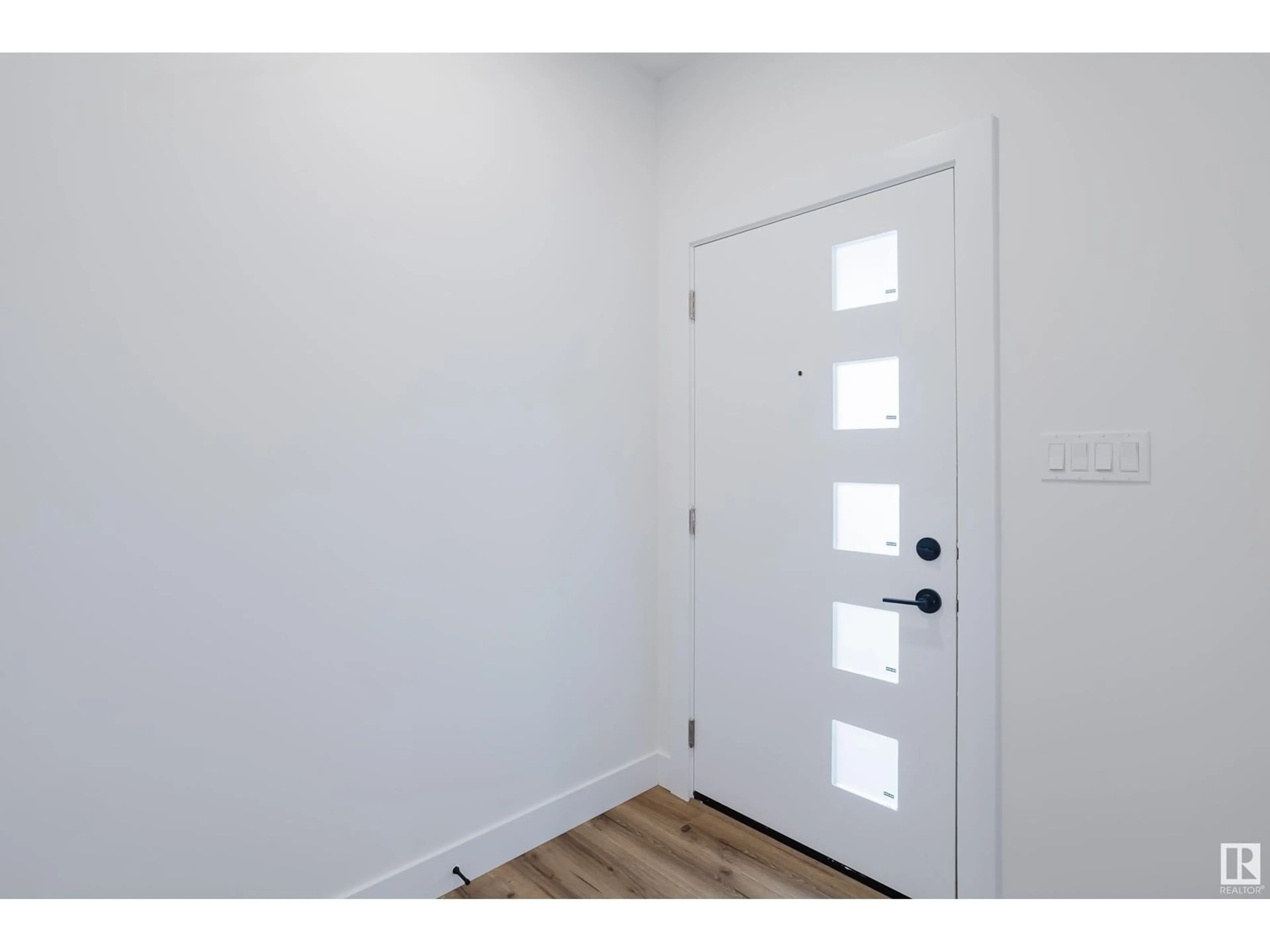 Indoor entryway for 732 ASTORIA WY, Devon Alberta T9G0M7