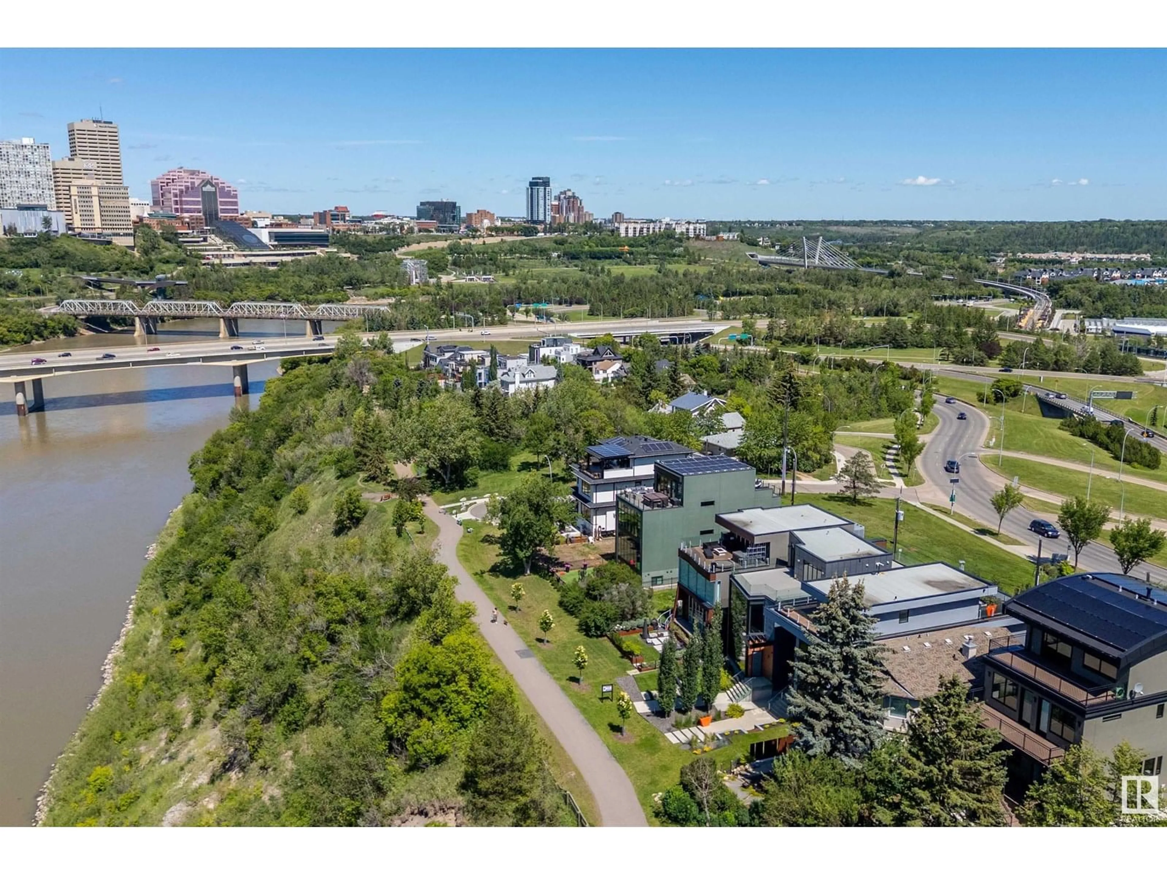 A pic from outside/outdoor area/front of a property/back of a property/a pic from drone, water/lake/river/ocean view for NW - 9509 99B ST, Edmonton Alberta T6E3X1