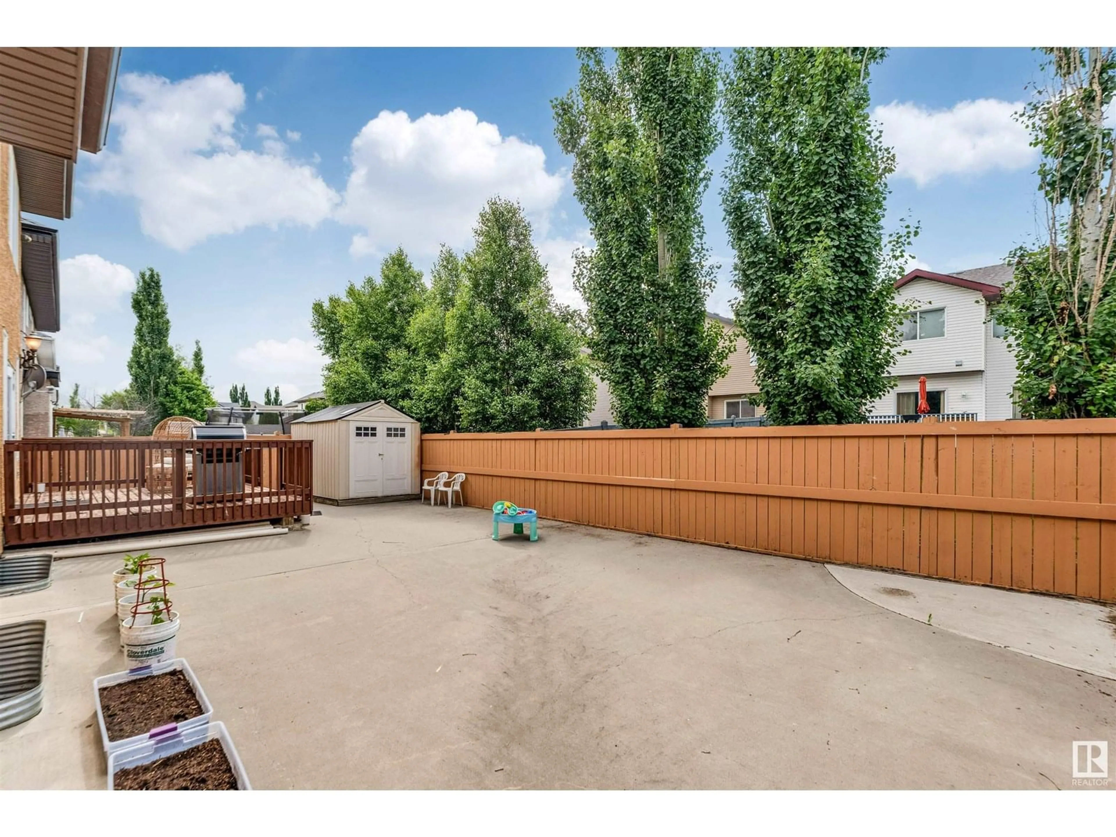 Patio, street for SW - 6807 18 AV, Edmonton Alberta T6L5K3
