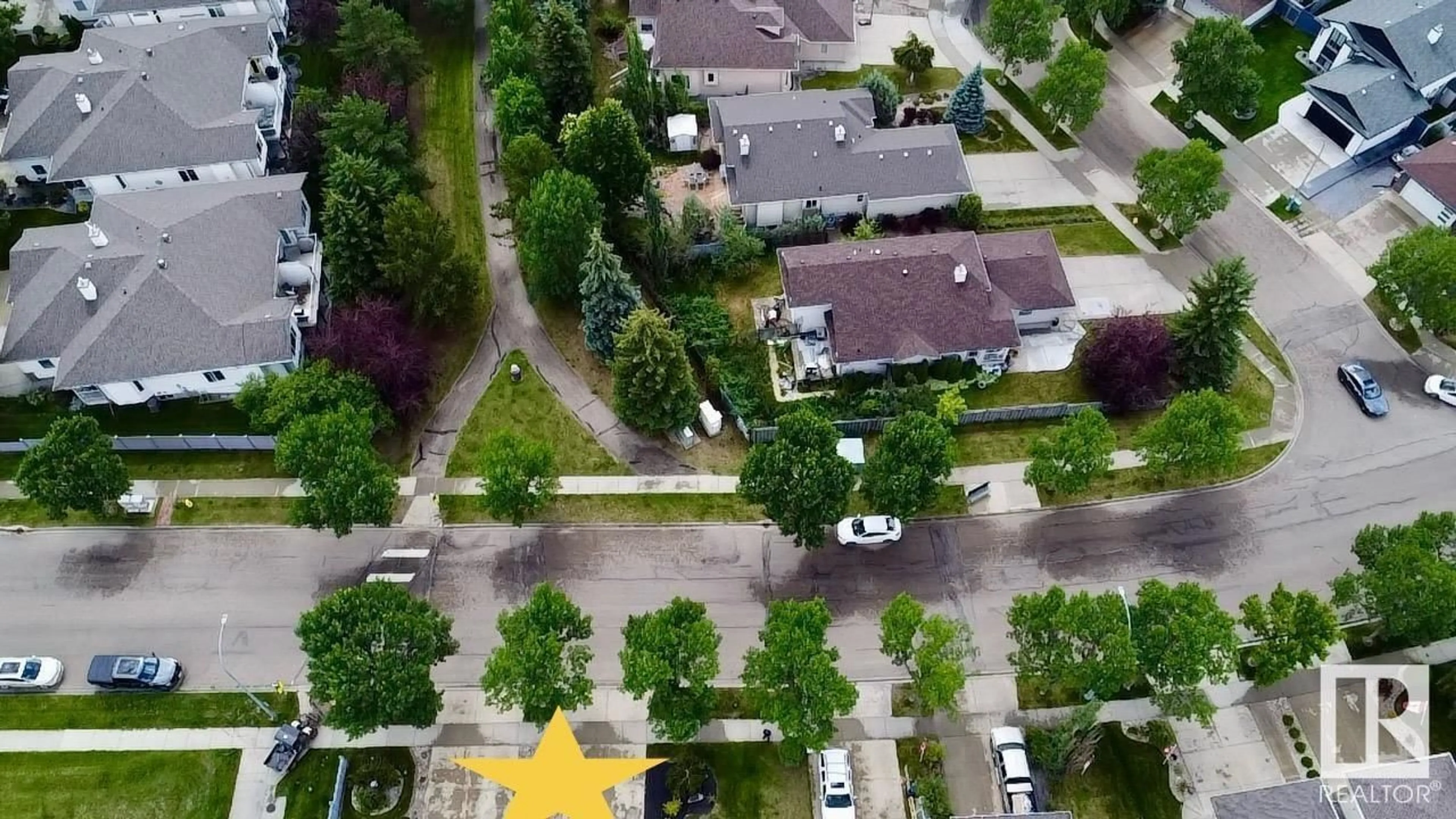 A pic from outside/outdoor area/front of a property/back of a property/a pic from drone, street for 60 OAKMONT DR, St. Albert Alberta T8N6M2
