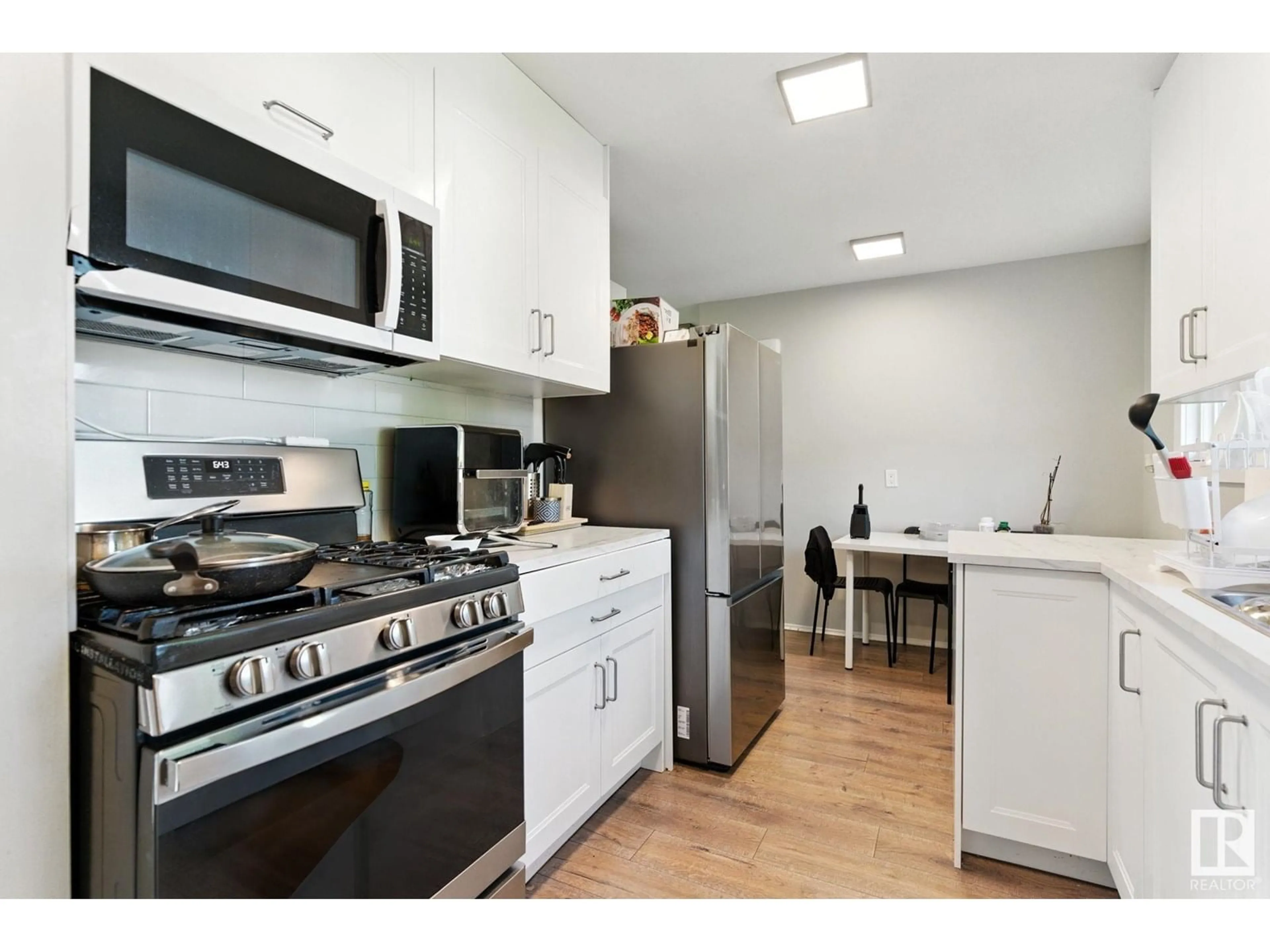 Standard kitchen, unknown for NW - 10505 154 ST, Edmonton Alberta T5P2J1