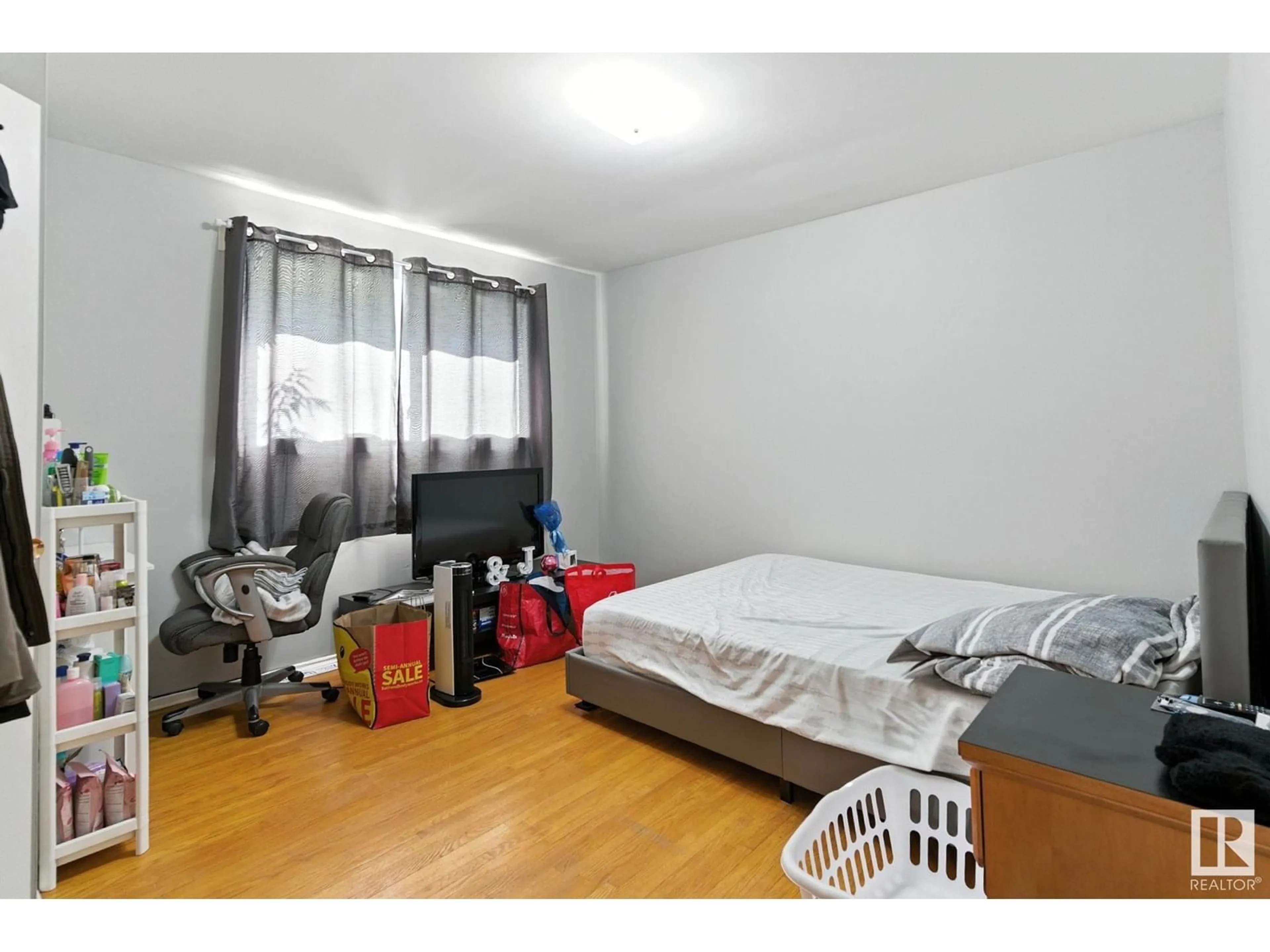 A pic of a room for NW - 10505 154 ST, Edmonton Alberta T5P2J1