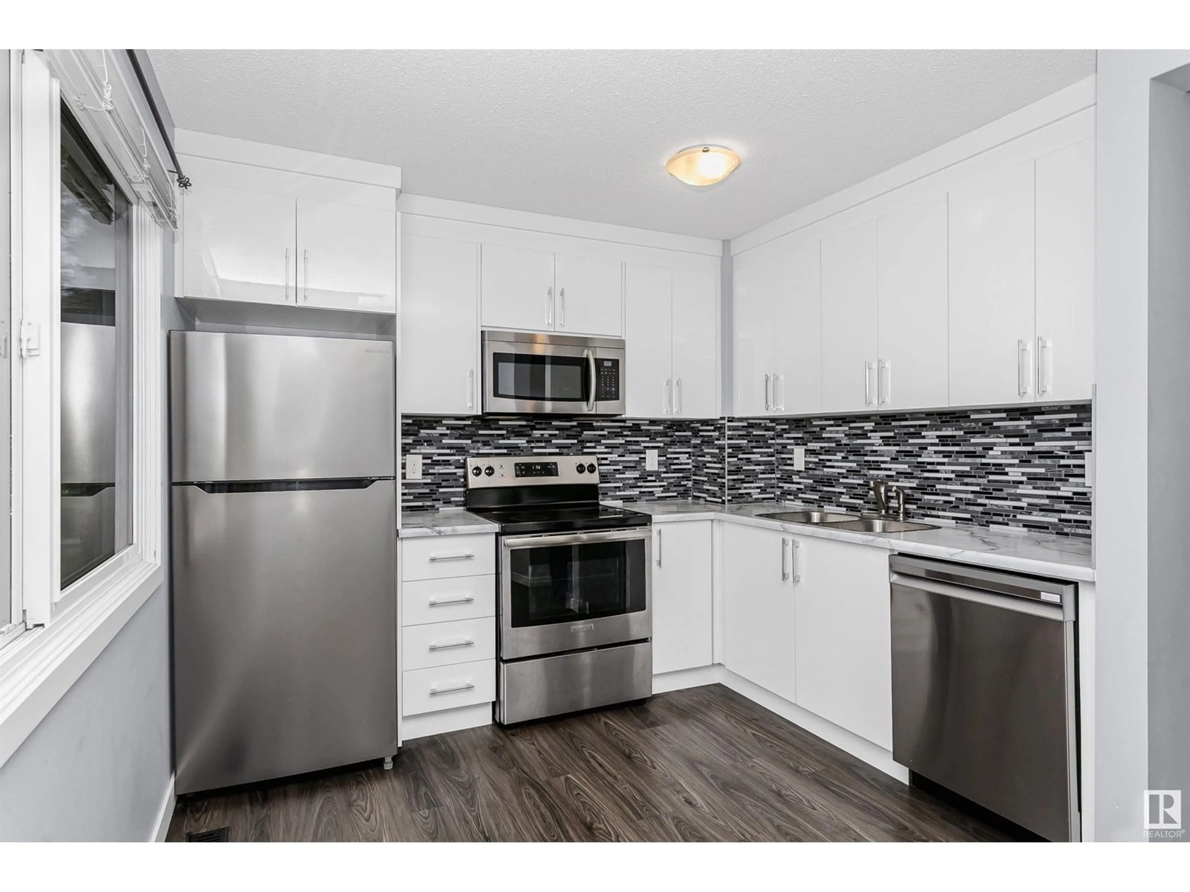 Standard kitchen, unknown for NW - 14658 54 ST, Edmonton Alberta T5A4L5