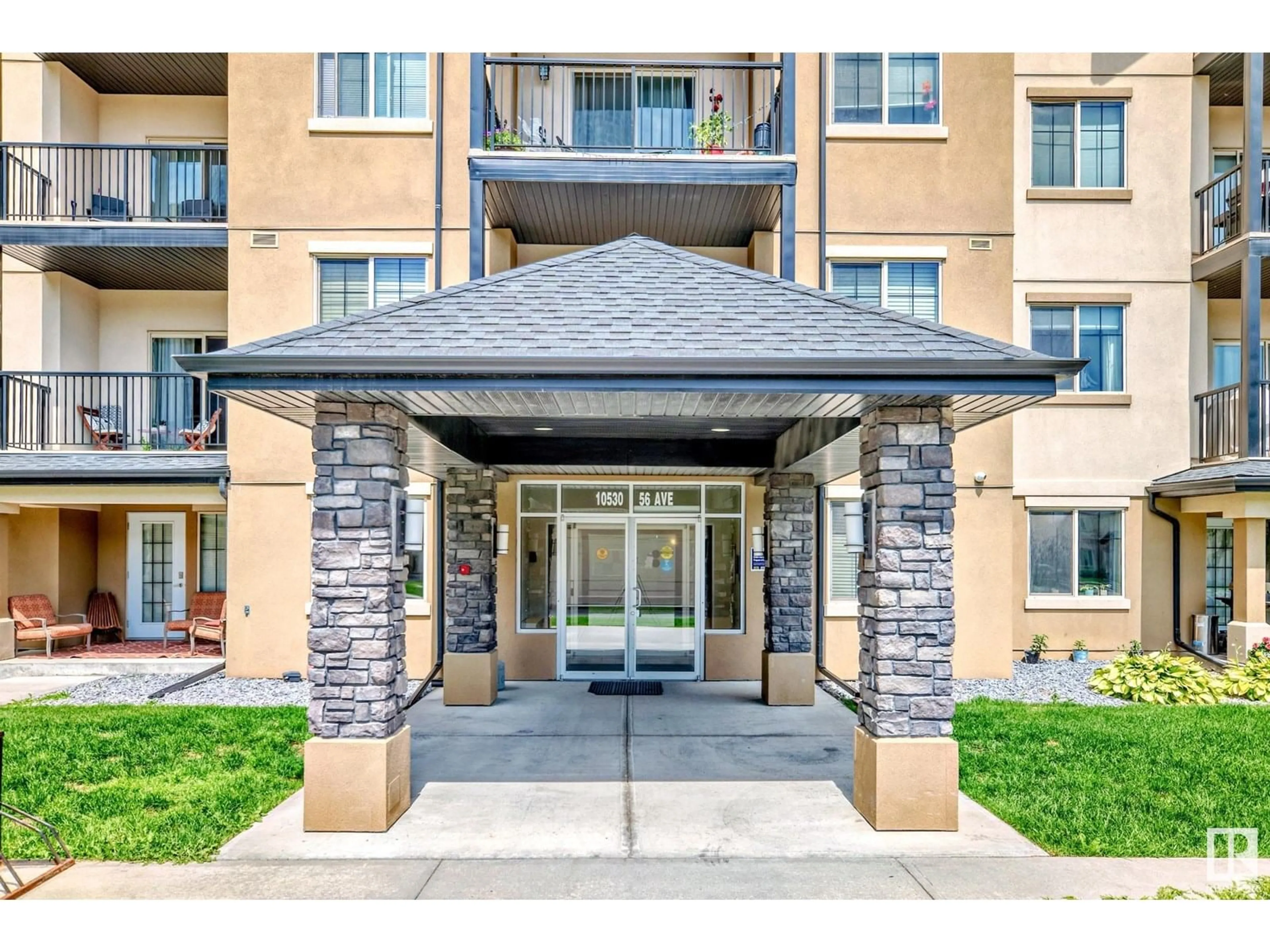 Indoor foyer for #417 - 10530 56 AV, Edmonton Alberta T6H0X7