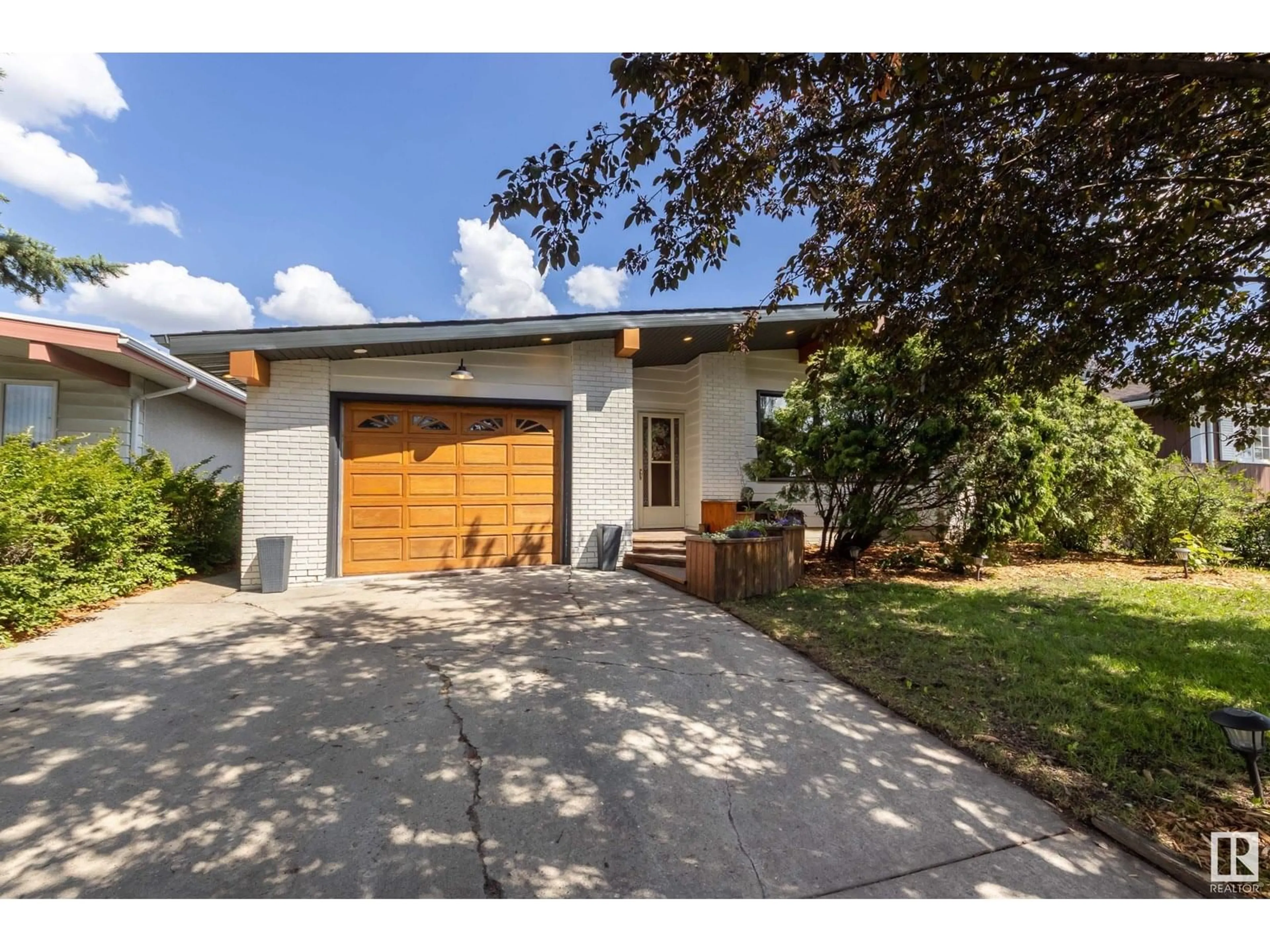 Unknown for 8407 75 ST, Edmonton Alberta T6C2H1