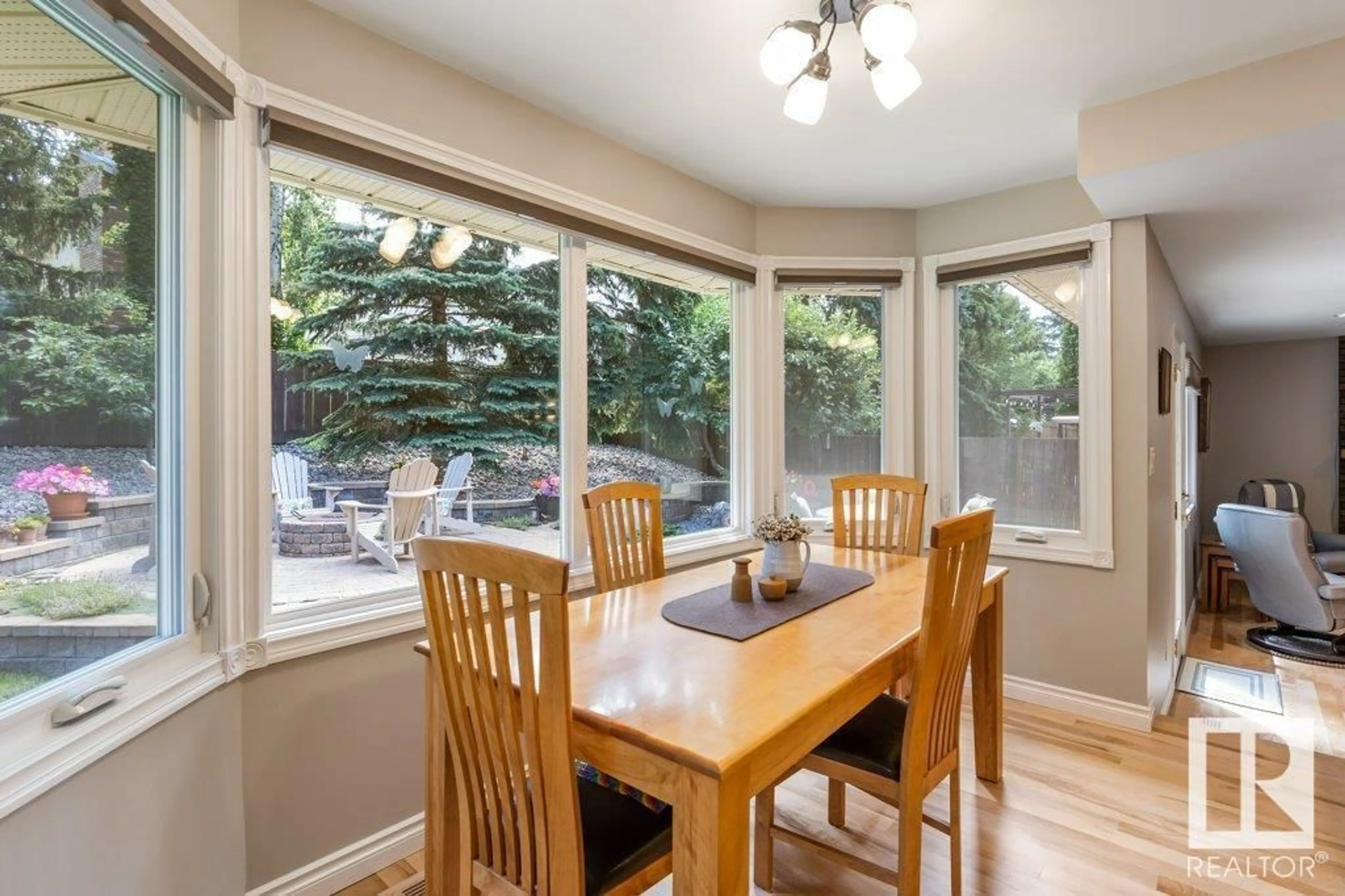 Dining room, wood/laminate floor for 12 WOLCOTT PL, St. Albert Alberta T8N3P2