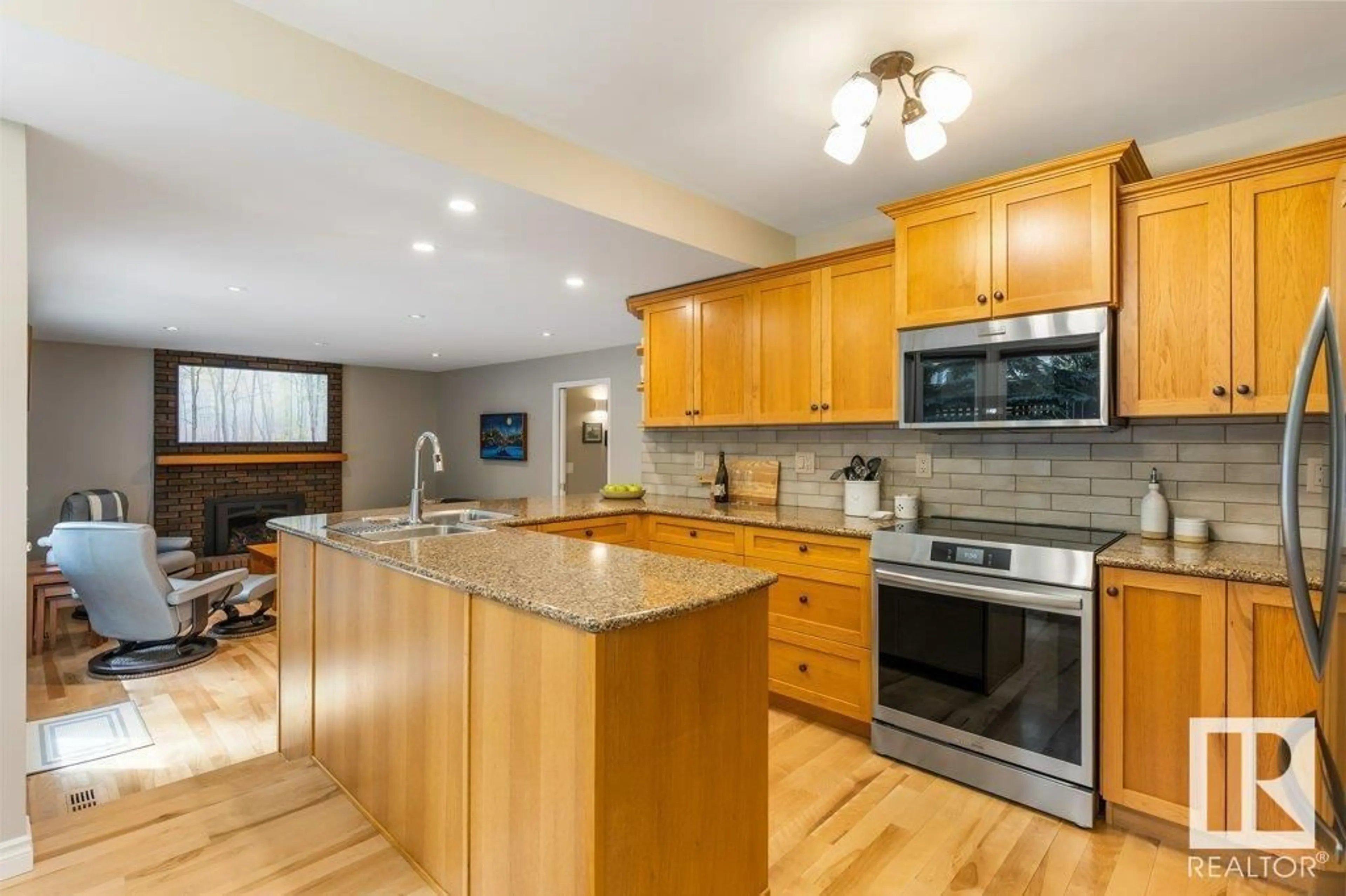 Open concept kitchen, unknown for 12 WOLCOTT PL, St. Albert Alberta T8N3P2