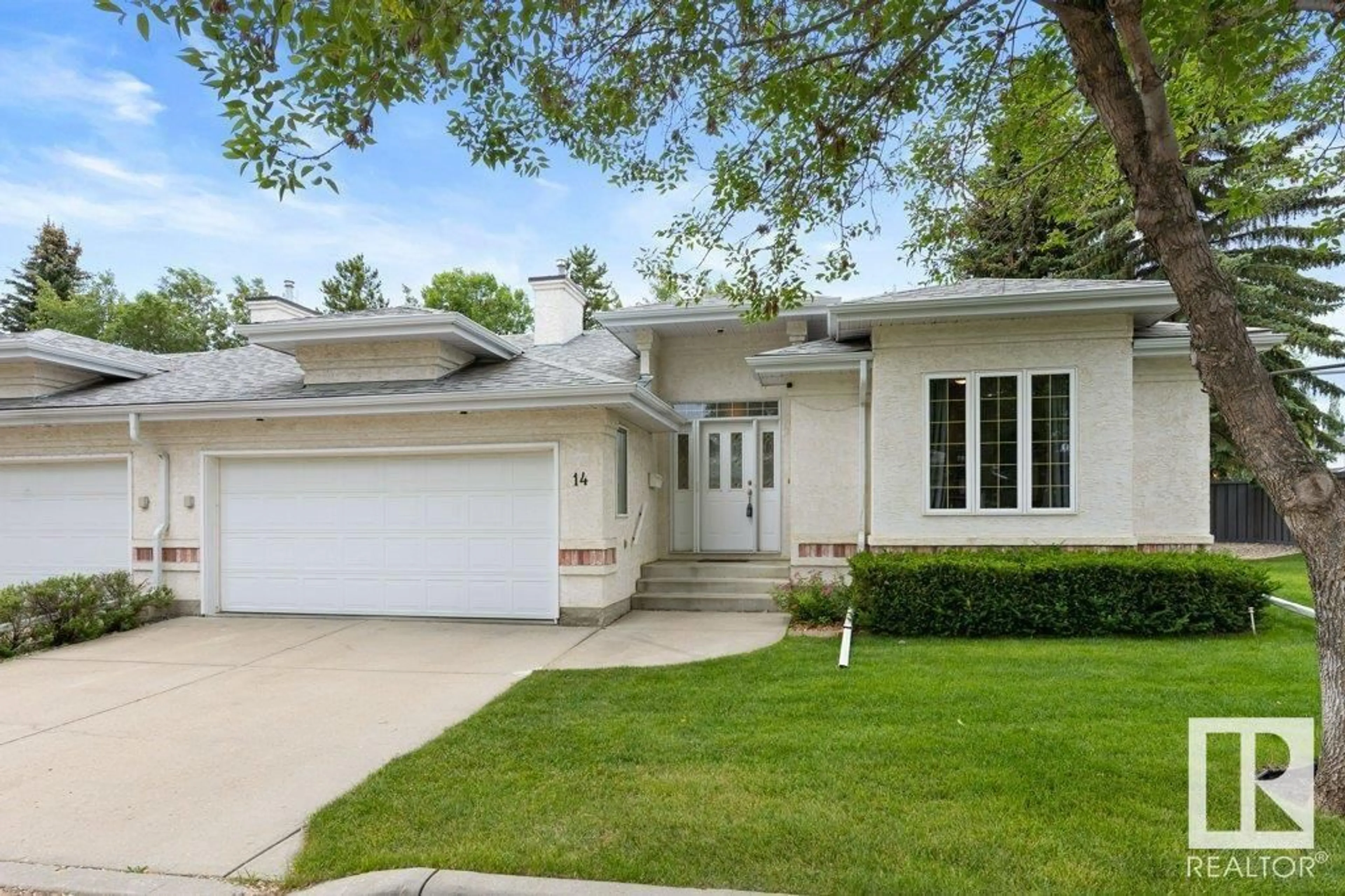 Home with vinyl exterior material, street for 1 - 14 OAKMONT DR, St. Albert Alberta T8N6L6