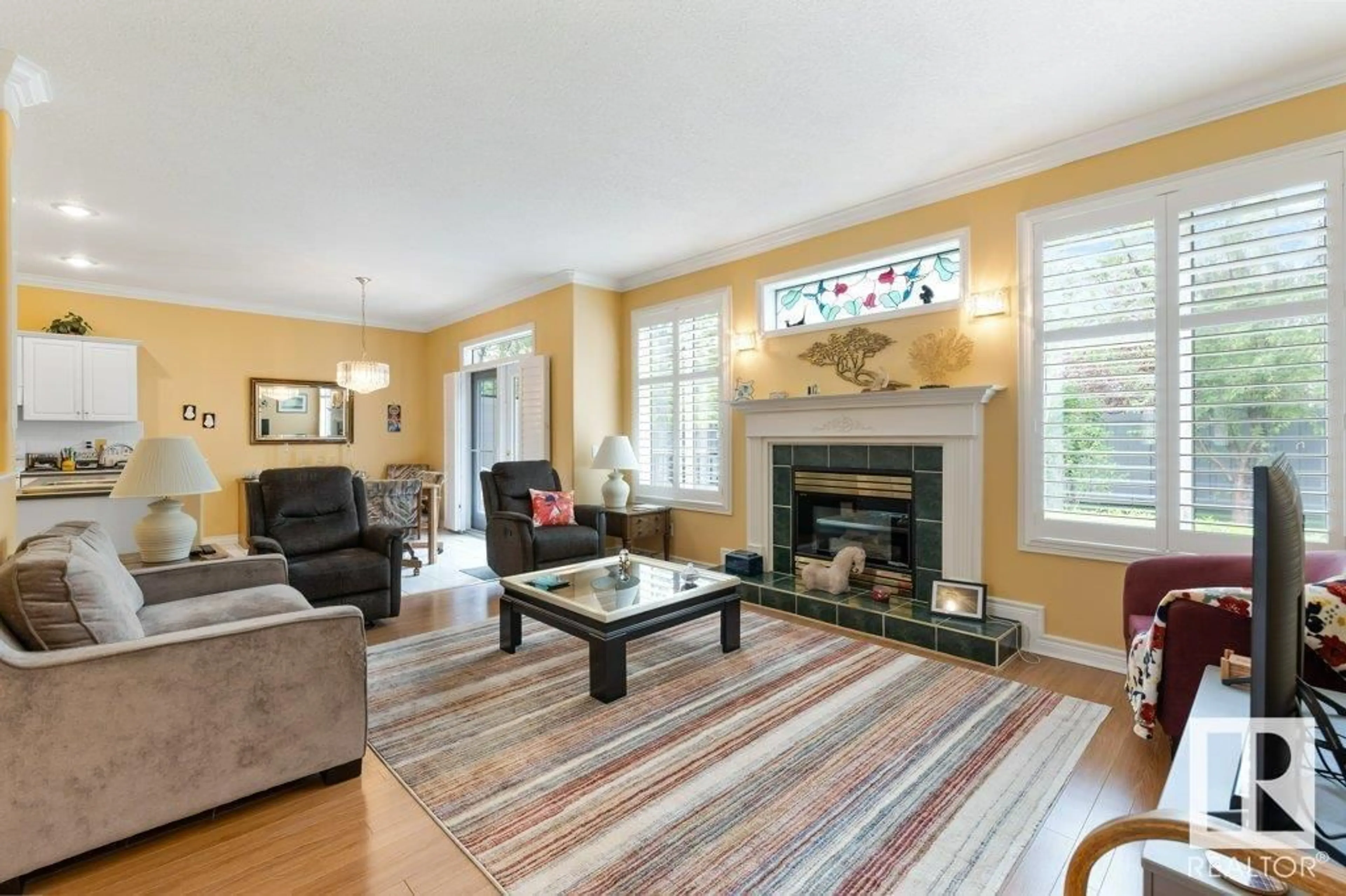 Living room with furniture, unknown for 1 - 14 OAKMONT DR, St. Albert Alberta T8N6L6