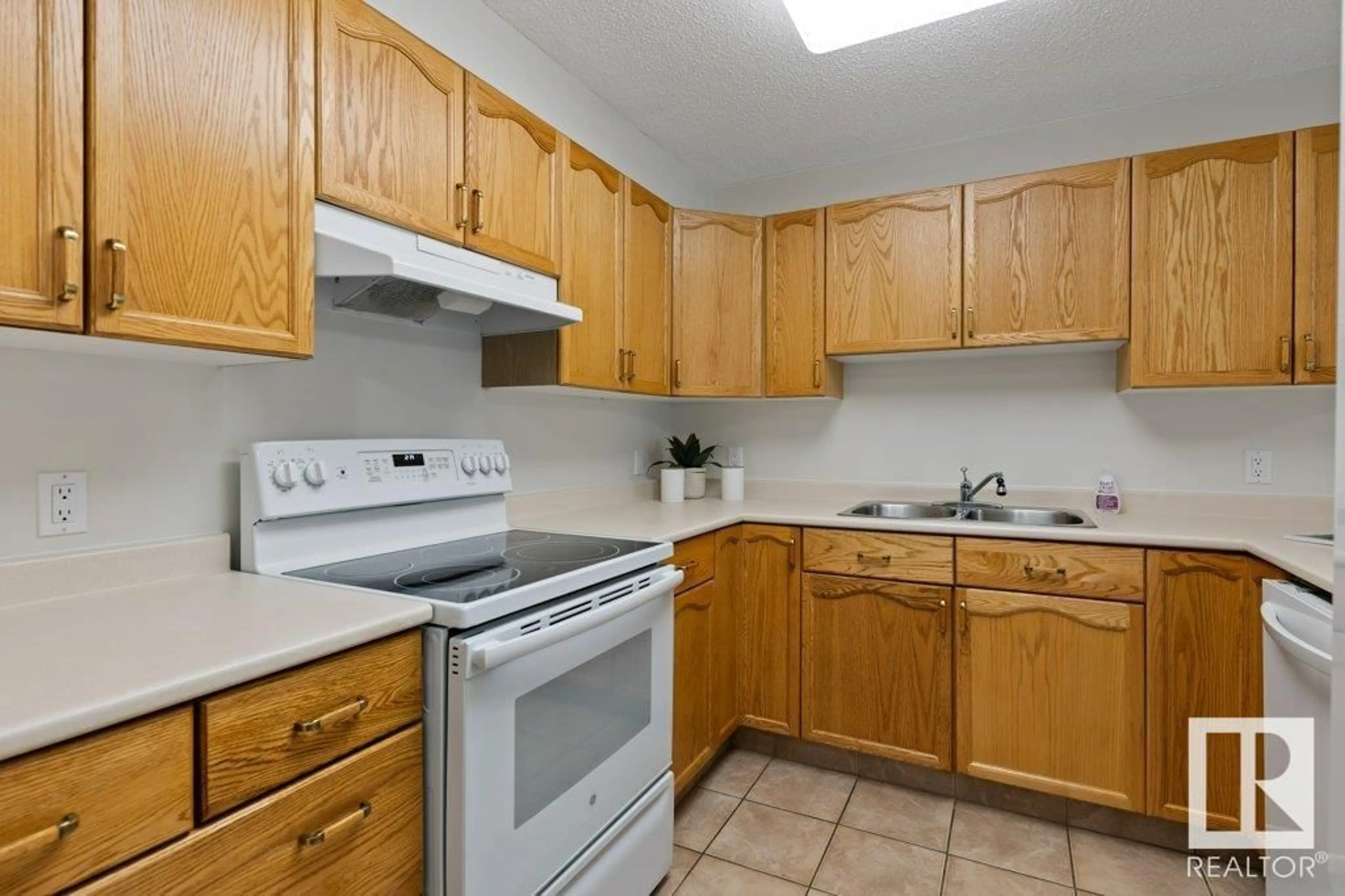 Standard kitchen, unknown for #104 - 160 KINGSWOOD BV, St. Albert Alberta T8N6Z2