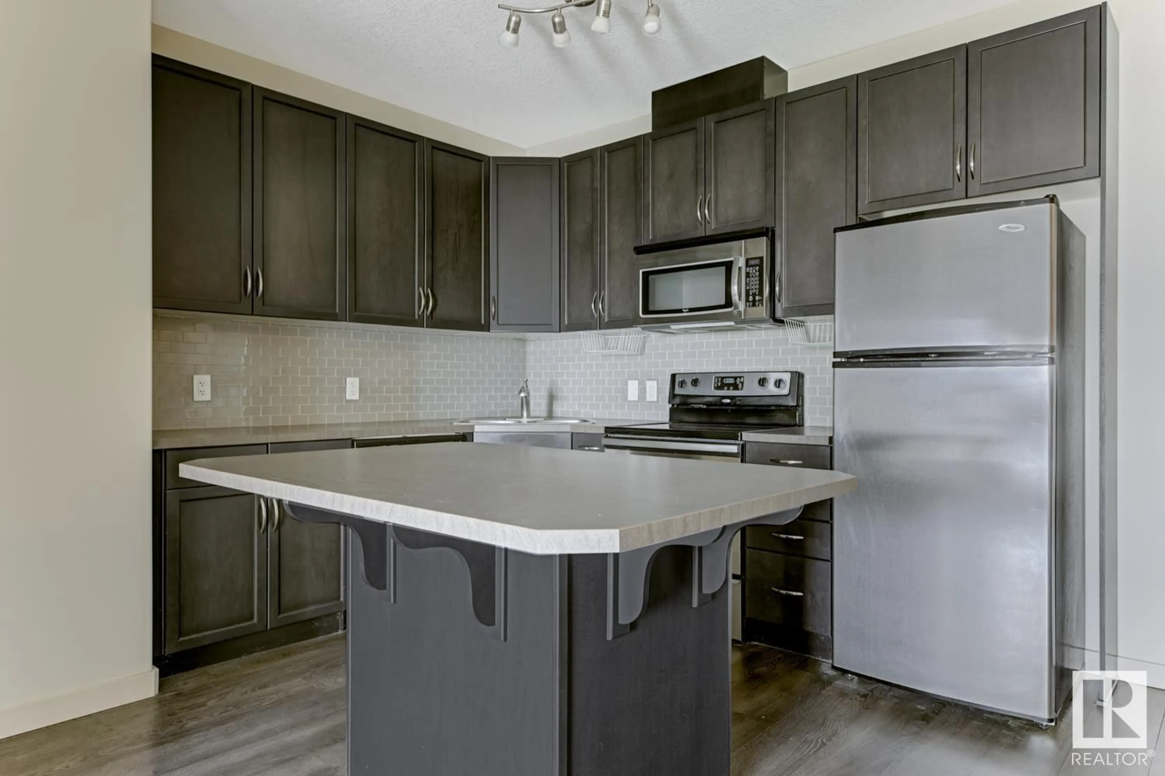 Standard kitchen, unknown for 11517 - 450 ELLERSLIE RD, Edmonton Alberta T6W2A9