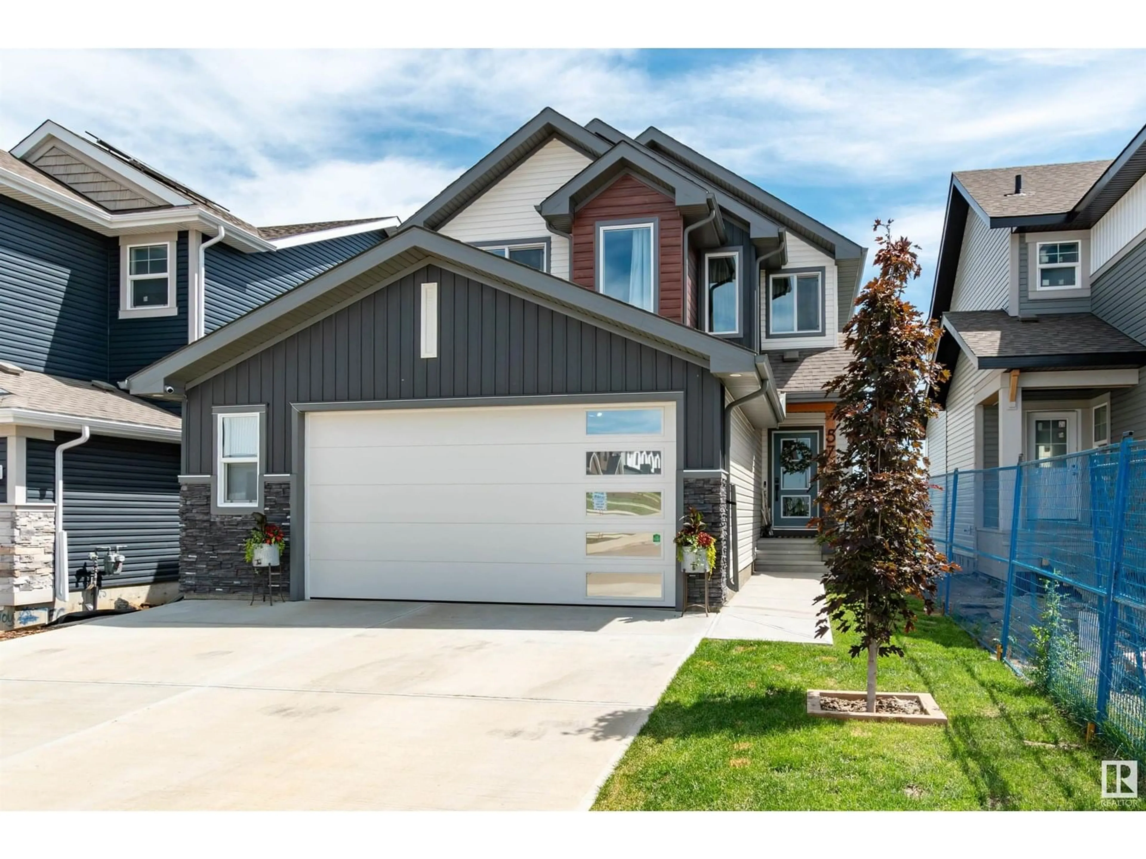 Home with vinyl exterior material, street for 57 SAVOY CR, Sherwood Park Alberta T8H2Y3