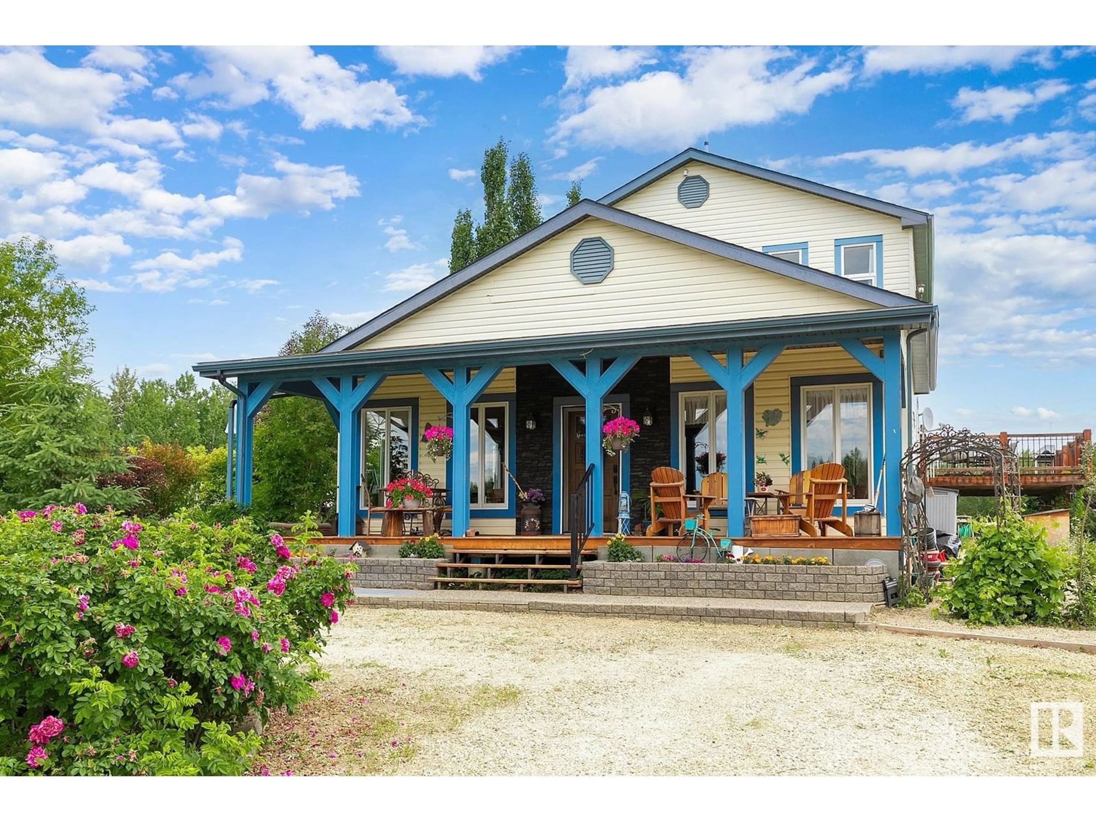 Patio, street for #22 - 51513 RANGE ROAD RD, Rural Parkland County Alberta T7Y2H9