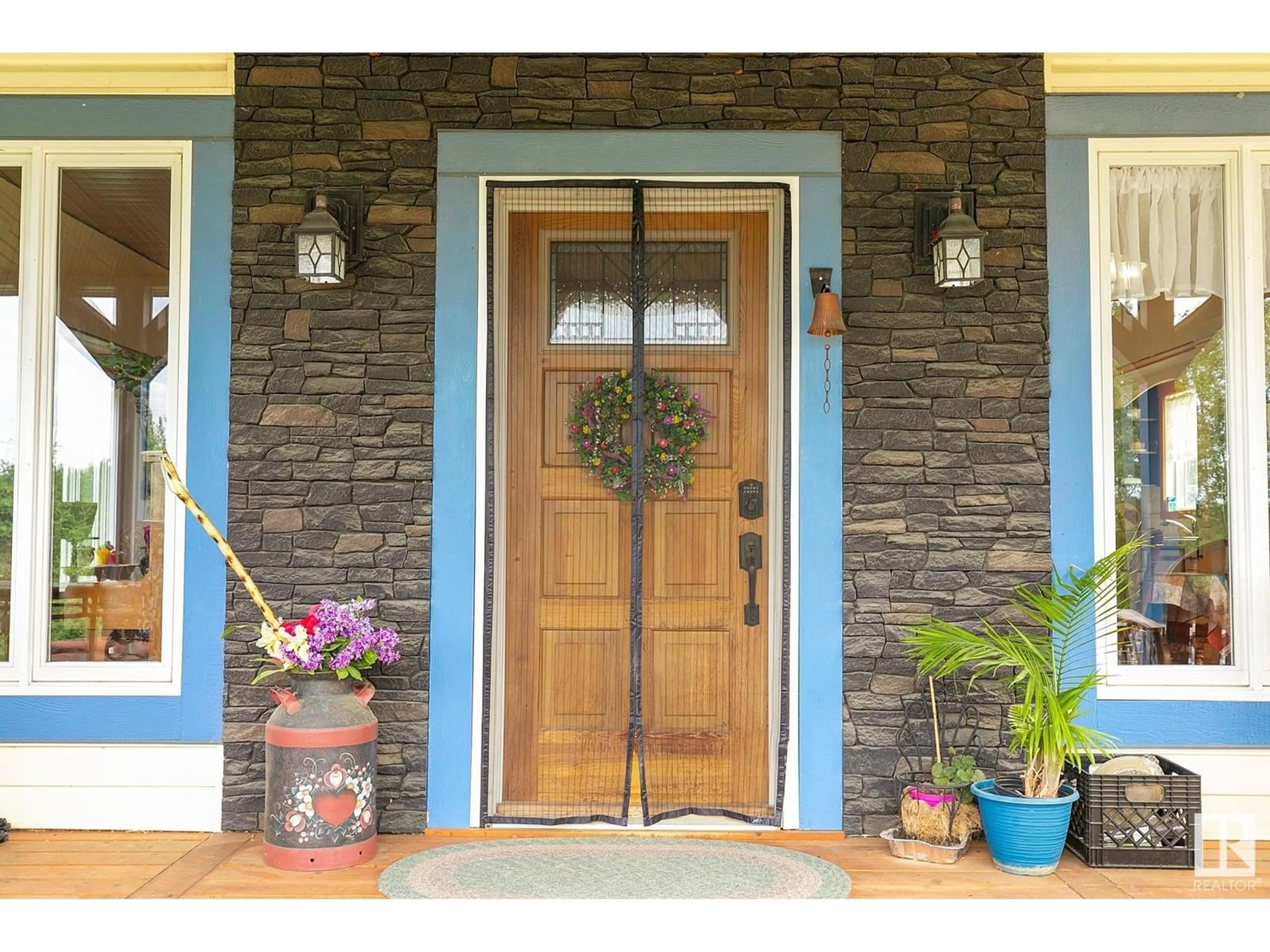 Indoor entryway for #22 - 51513 RANGE ROAD RD, Rural Parkland County Alberta T7Y2H9