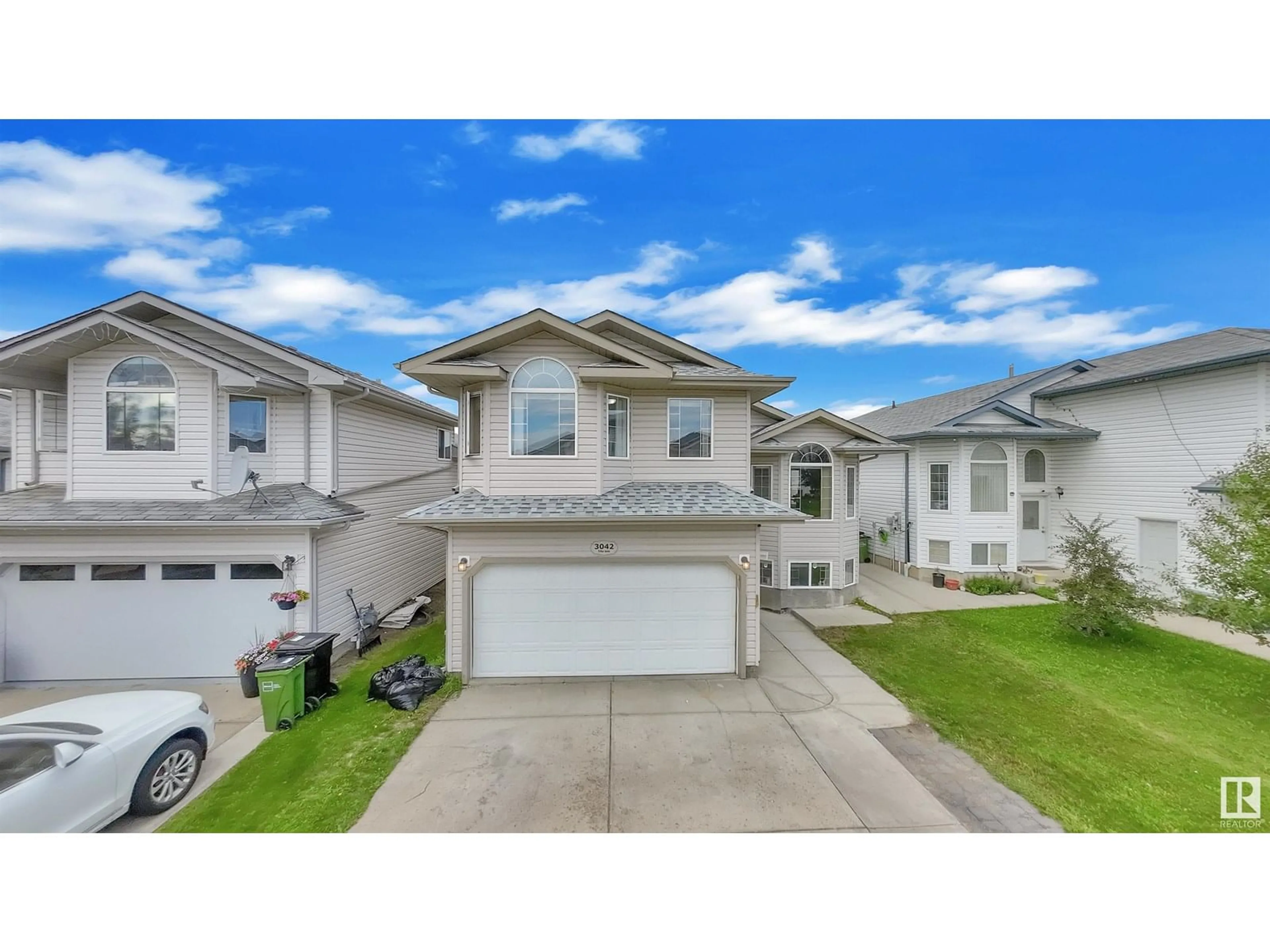 Home with vinyl exterior material, street for 3042 34A AV, Edmonton Alberta T6T1W6