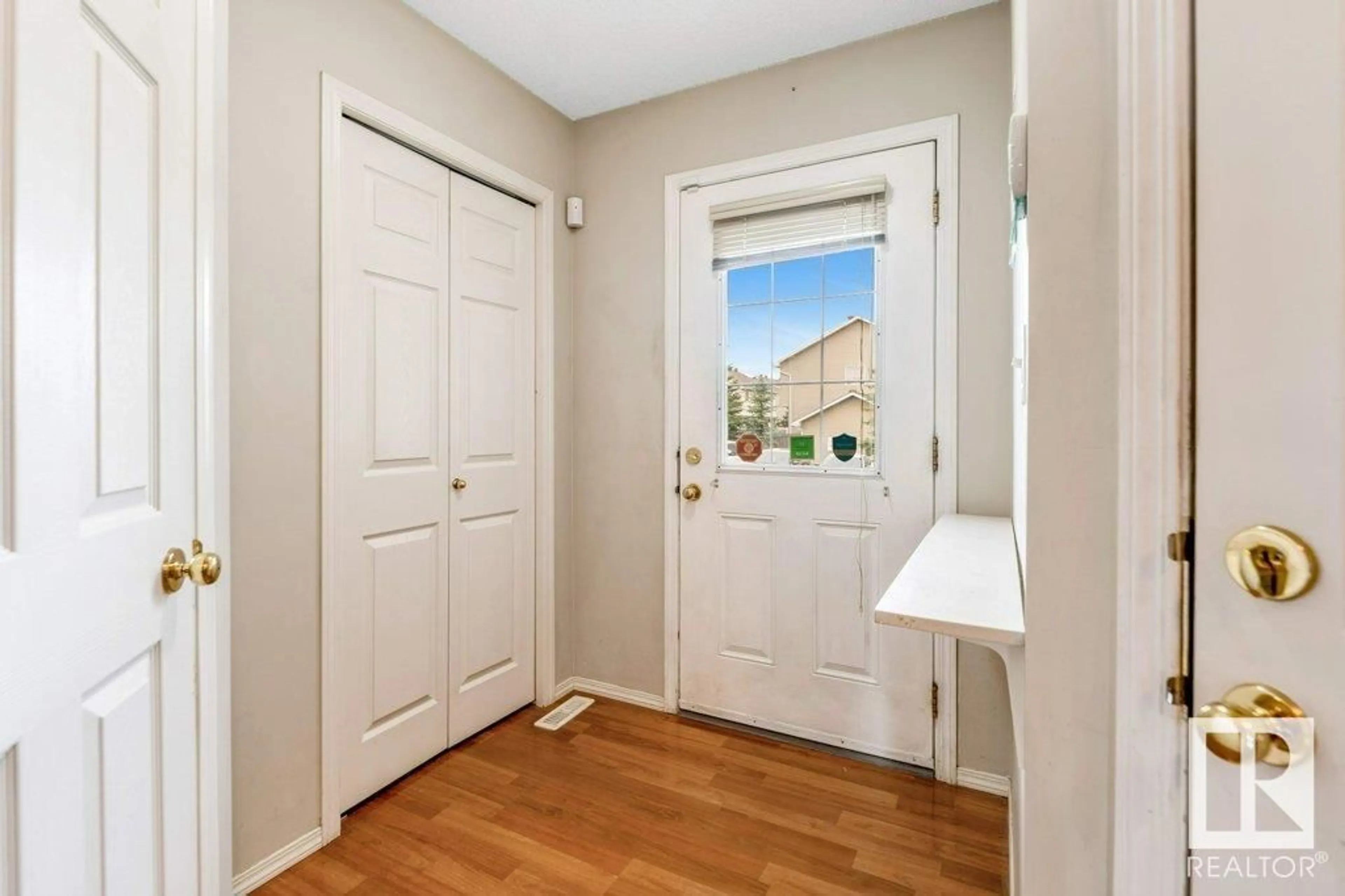 Indoor entryway for 29 - 2503 24 ST, Edmonton Alberta T6T0B5