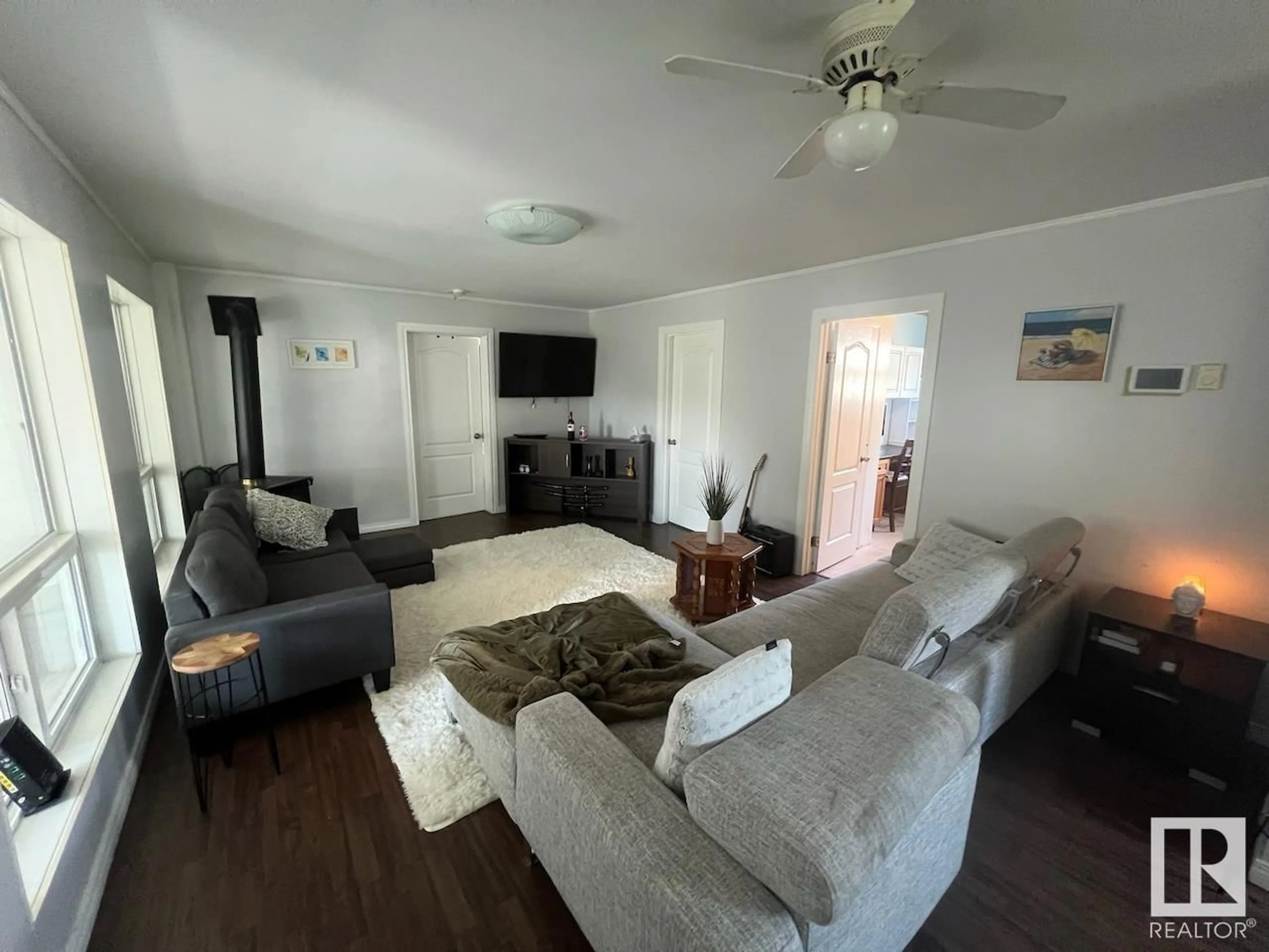 Living room with furniture, unknown for 134 55107 RGE ROAD 33, Rural Lac Ste. Anne County Alberta T0E1A0
