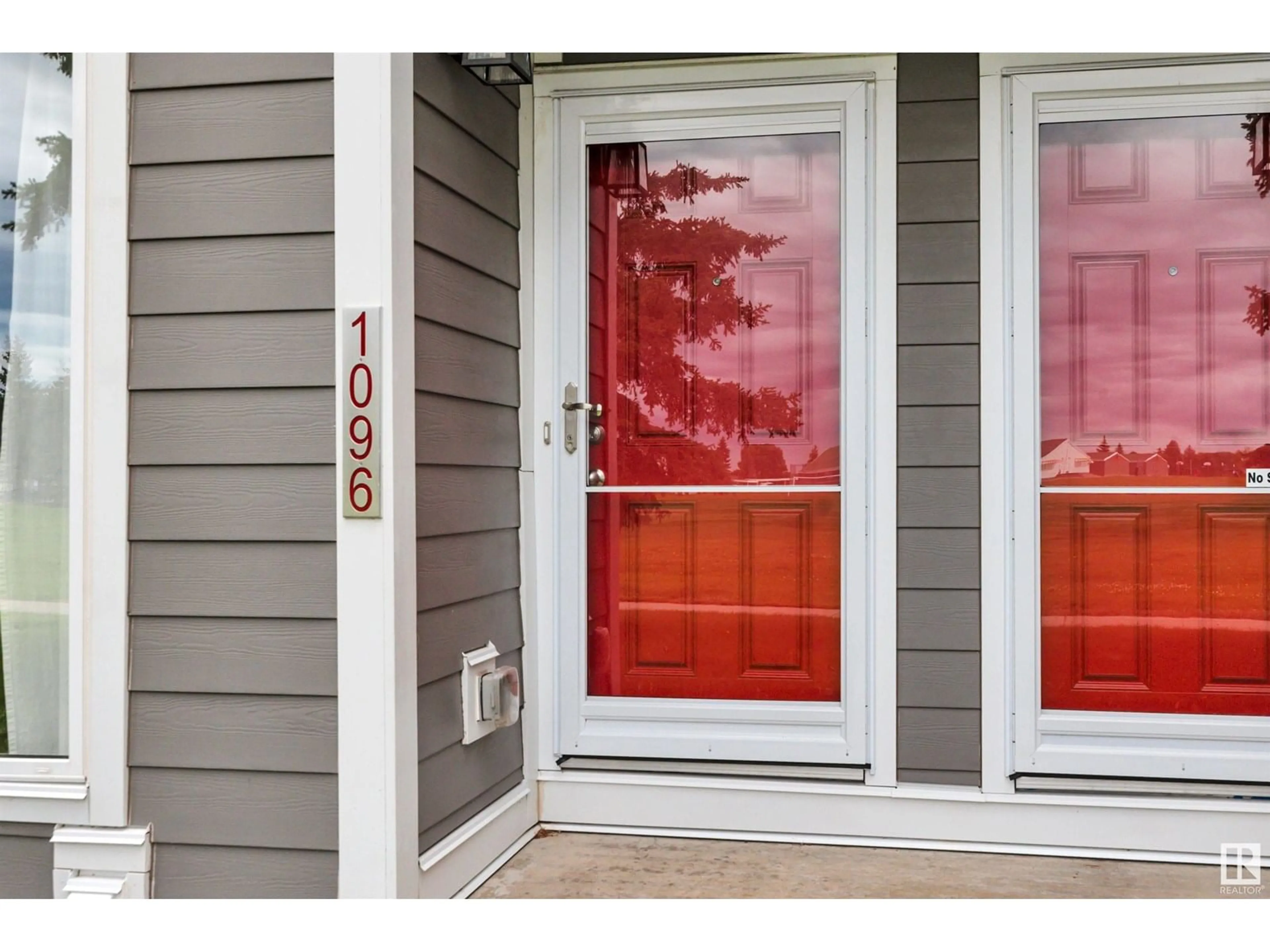 Unknown for 1096 LAKEWOOD RD, Edmonton Alberta T6K3T7