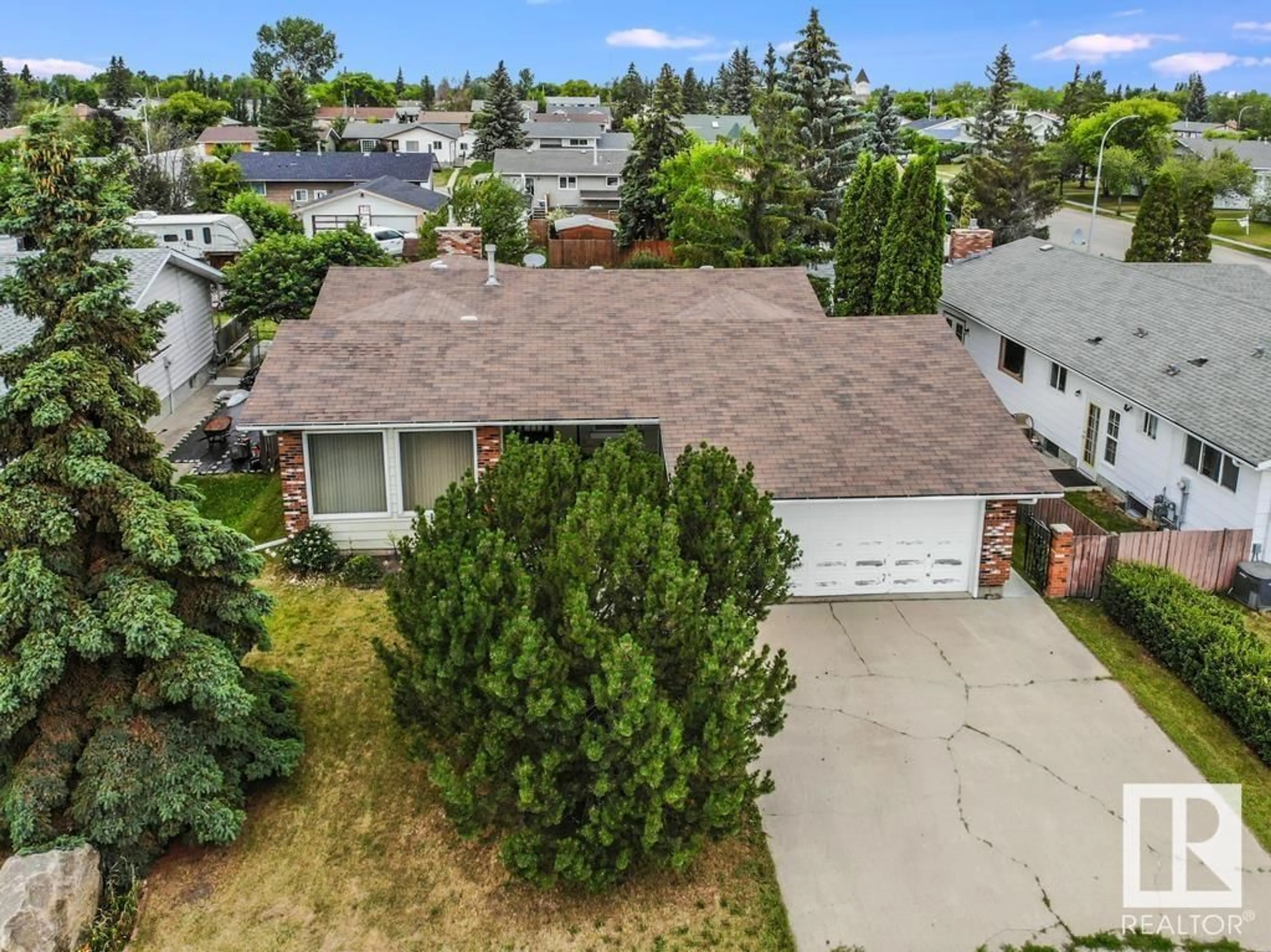 A pic from outside/outdoor area/front of a property/back of a property/a pic from drone, street for 4603 LAKESHORE DR, Bonnyville Town Alberta T9N1P9