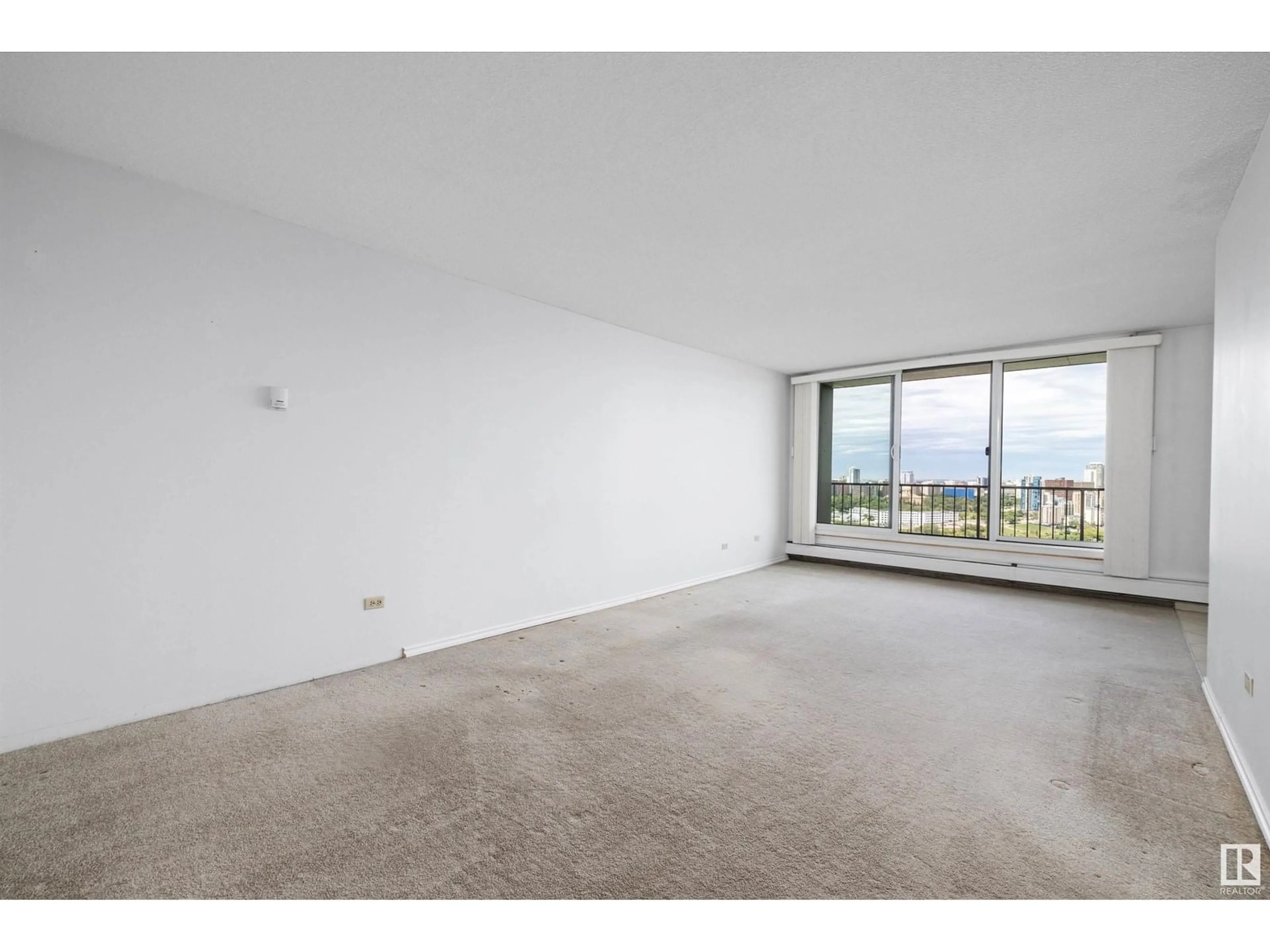 A pic of a room for 2003 SASKATCHEWAN DR, Edmonton Alberta T6E4Y9