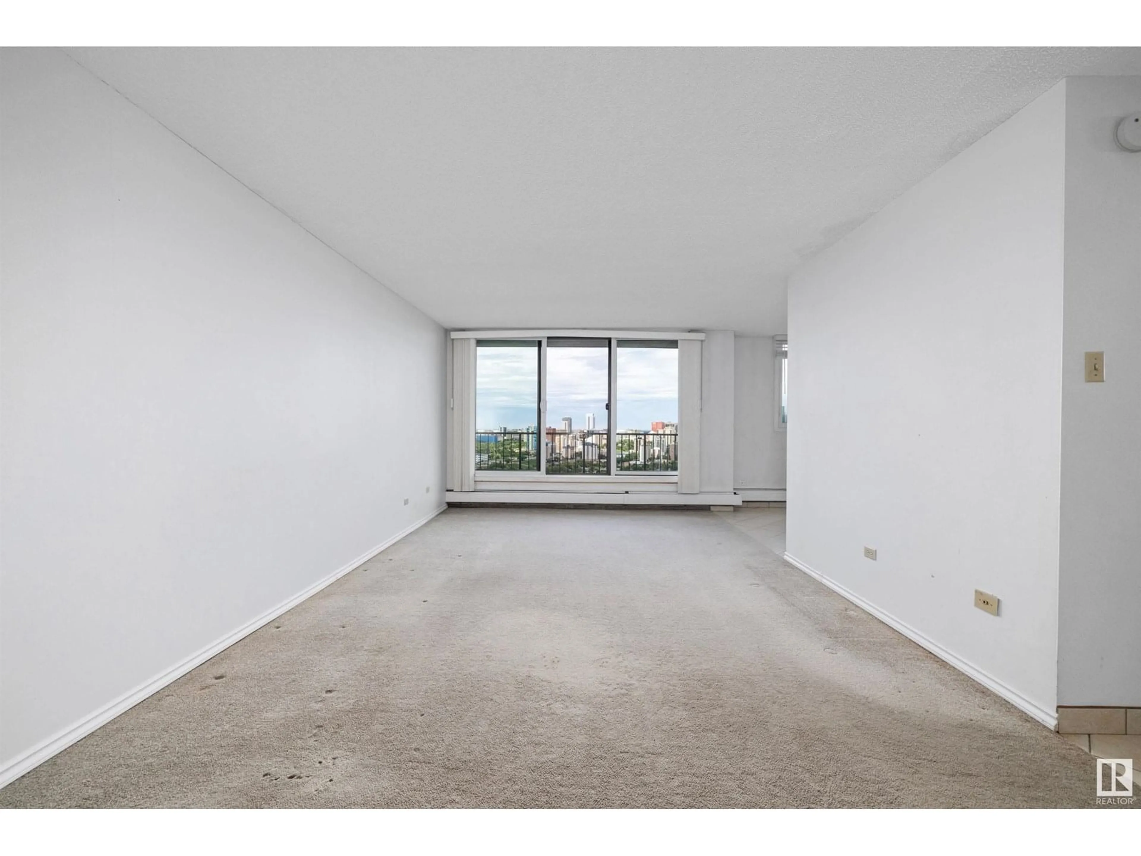 A pic of a room for 2003 SASKATCHEWAN DR, Edmonton Alberta T6E4Y9