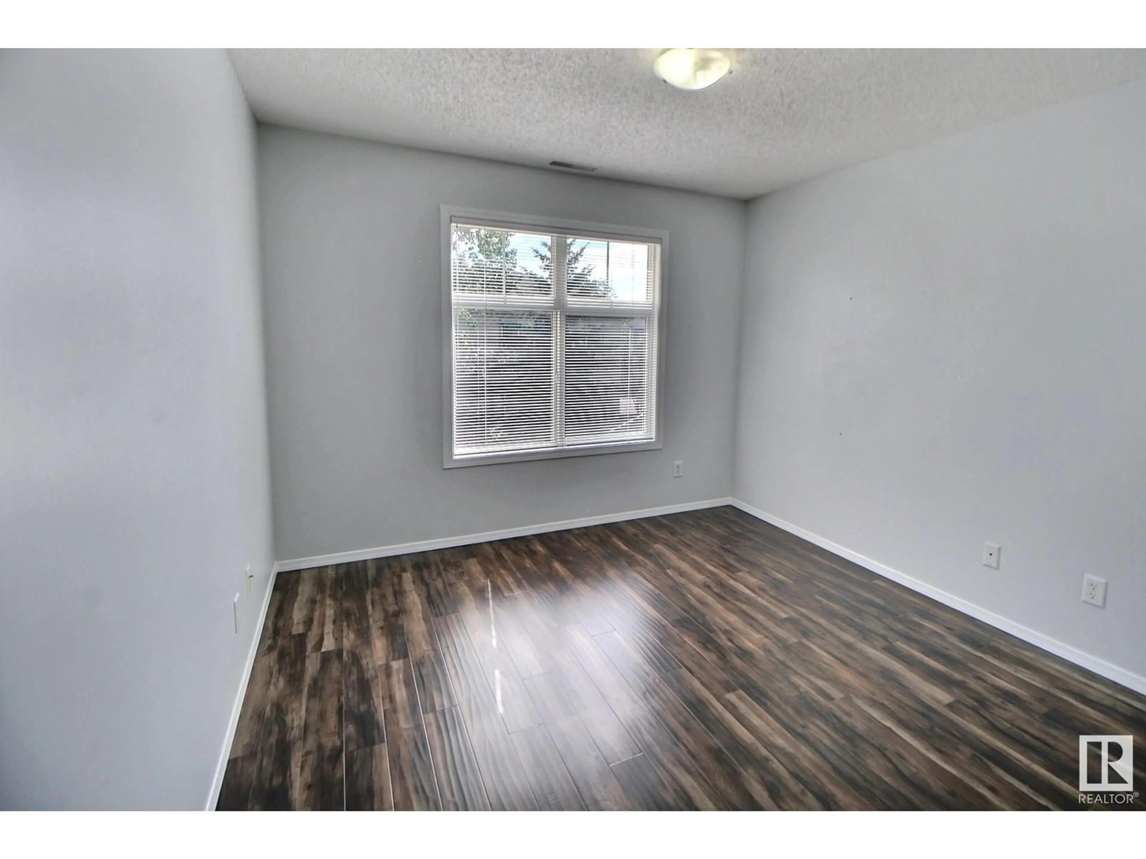 A pic of a room for 228 16035 132 ST NW, Edmonton Alberta T6V0B4
