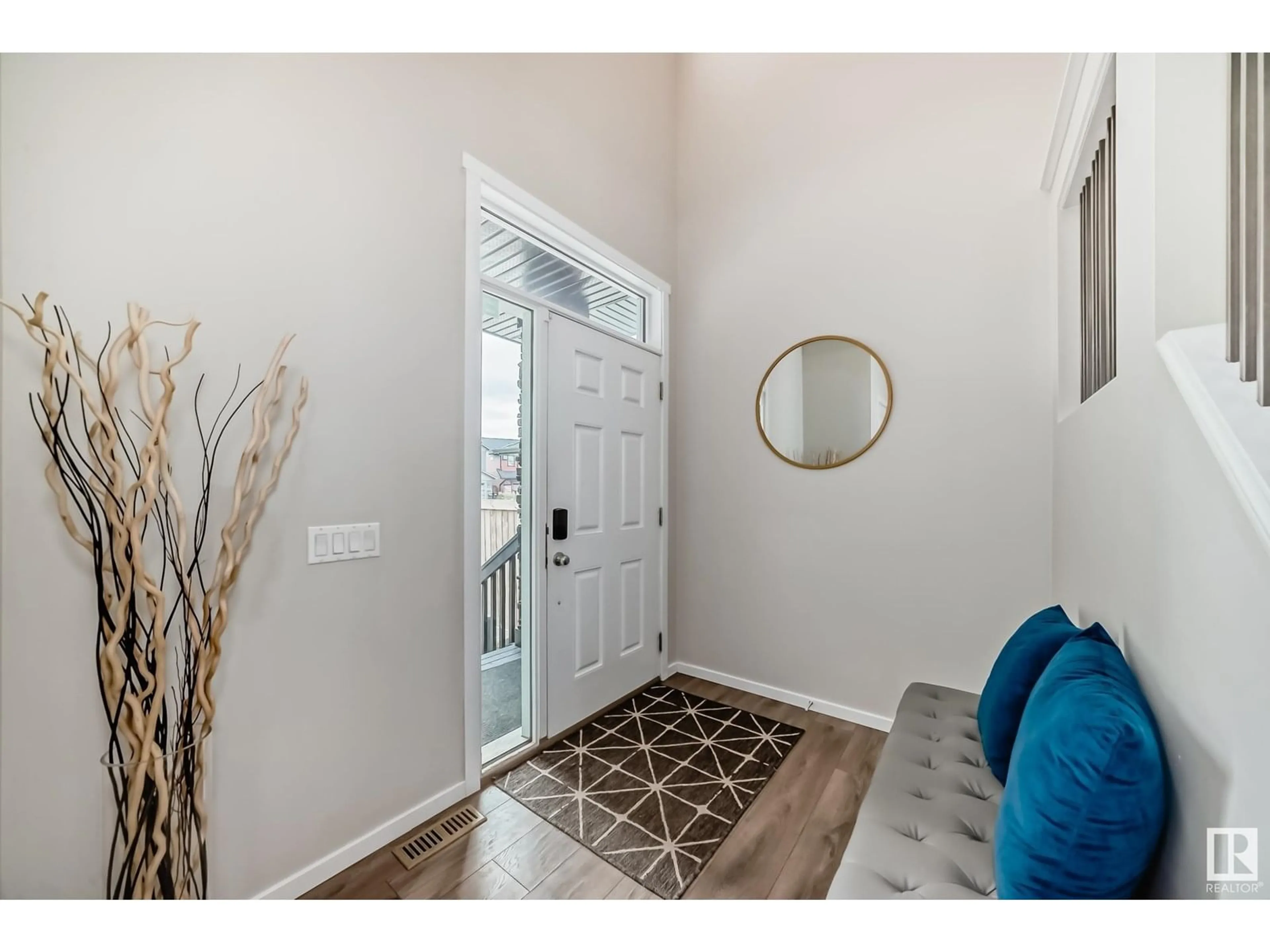 Indoor entryway for 7579 176 AV, Edmonton Alberta T5Z0Z3