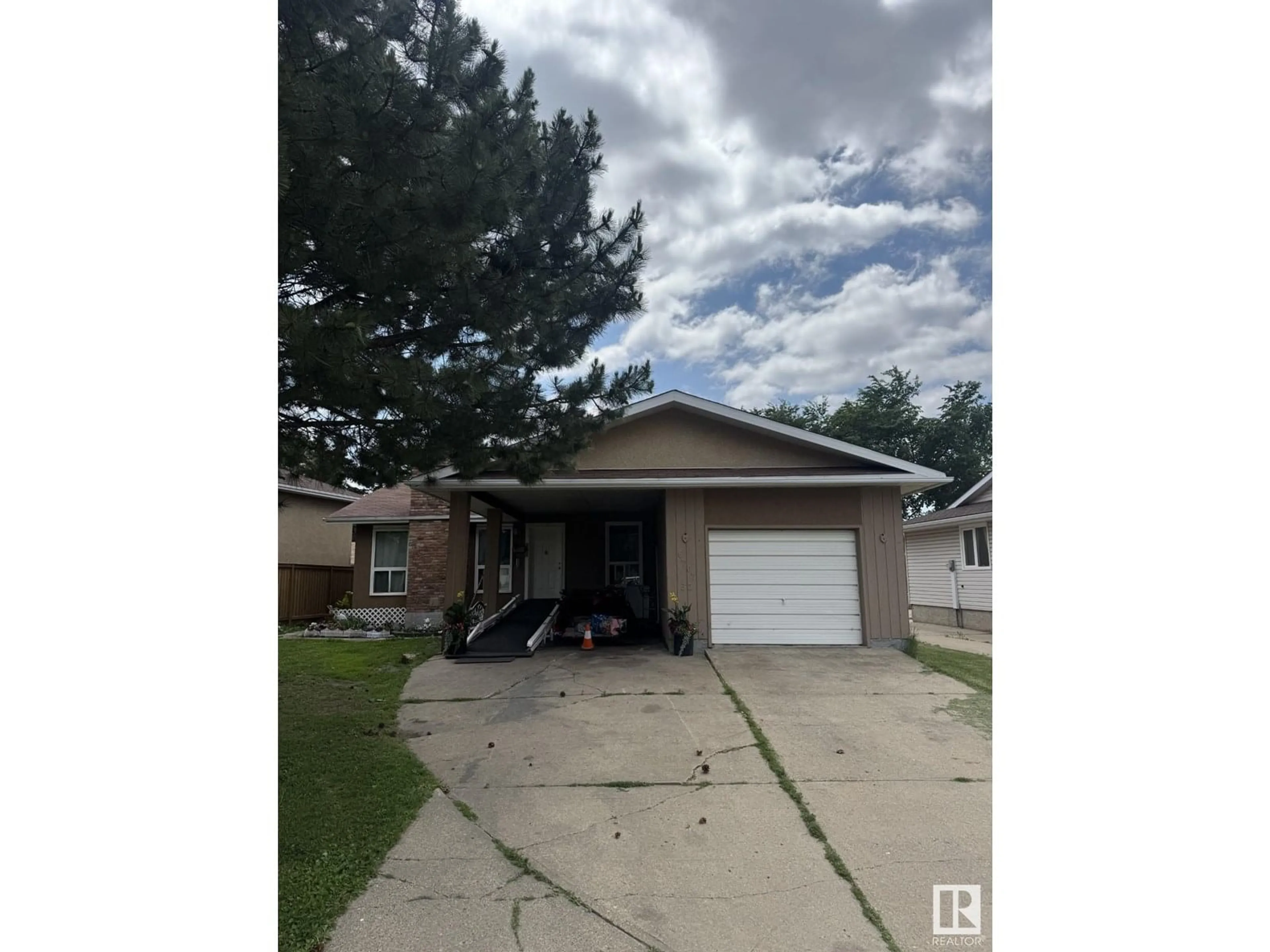 Unknown for 6707 32 AV, Edmonton Alberta T6K1L8