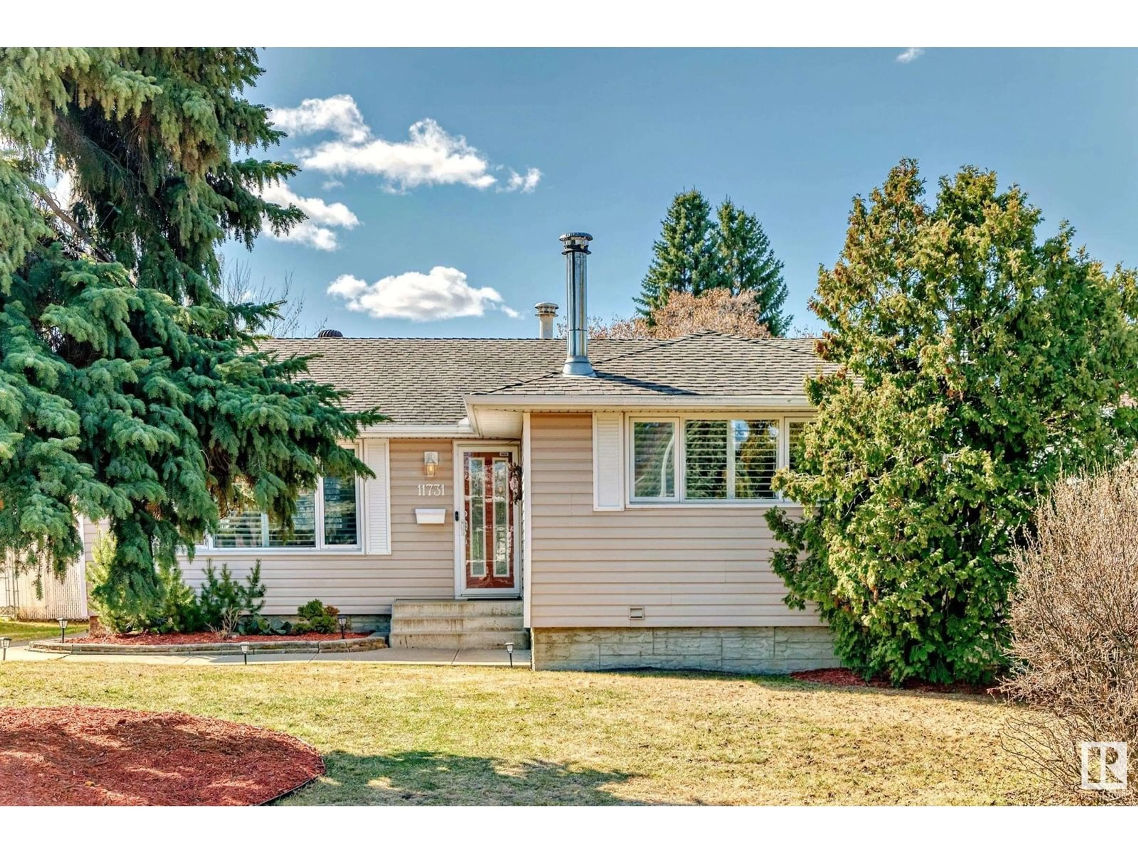Home with vinyl exterior material, street for 11731 38A AV, Edmonton Alberta T6J0L8