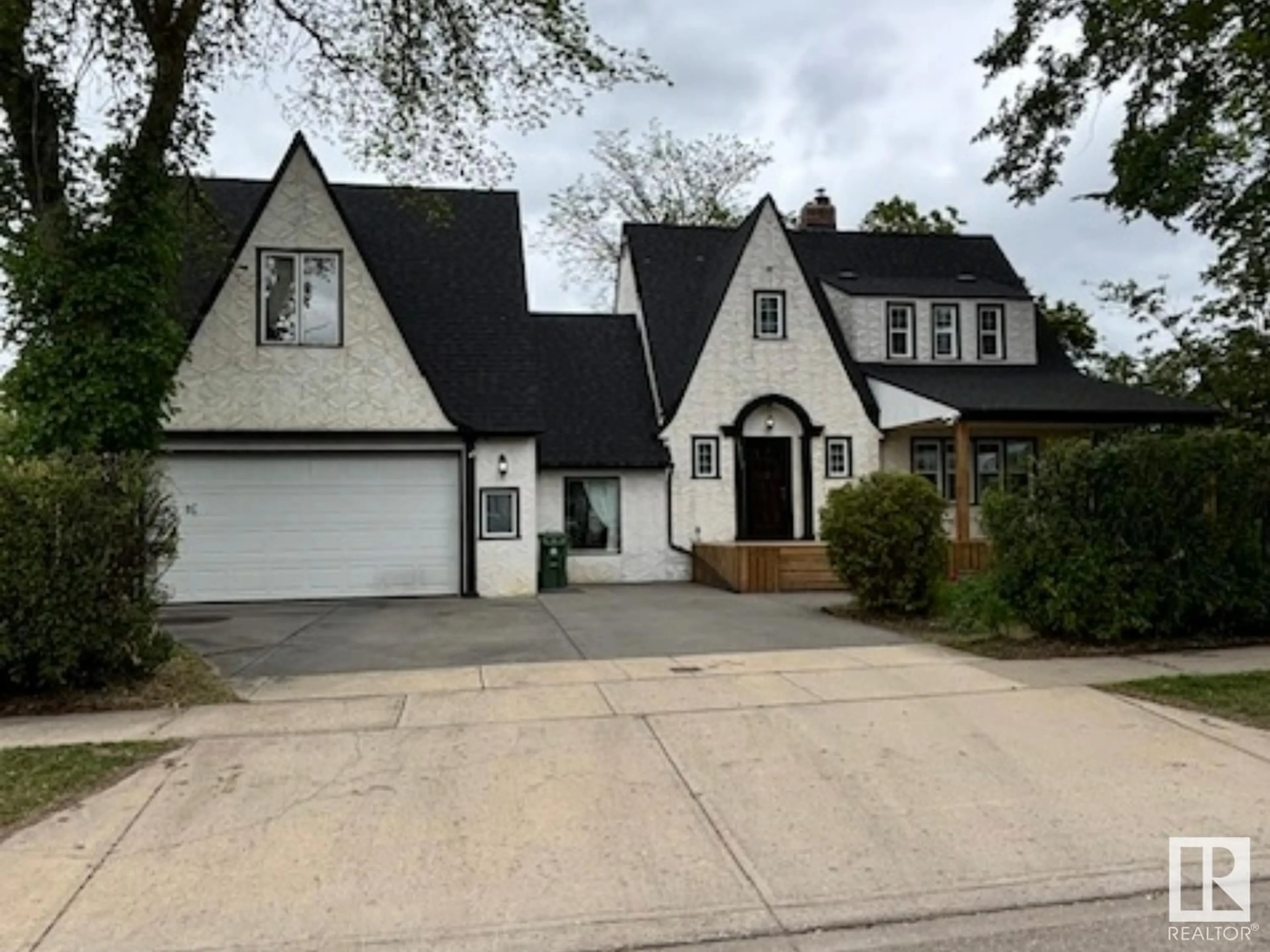 Home with vinyl exterior material, street for 4811 50 ST, Bonnyville Town Alberta T9N2G6