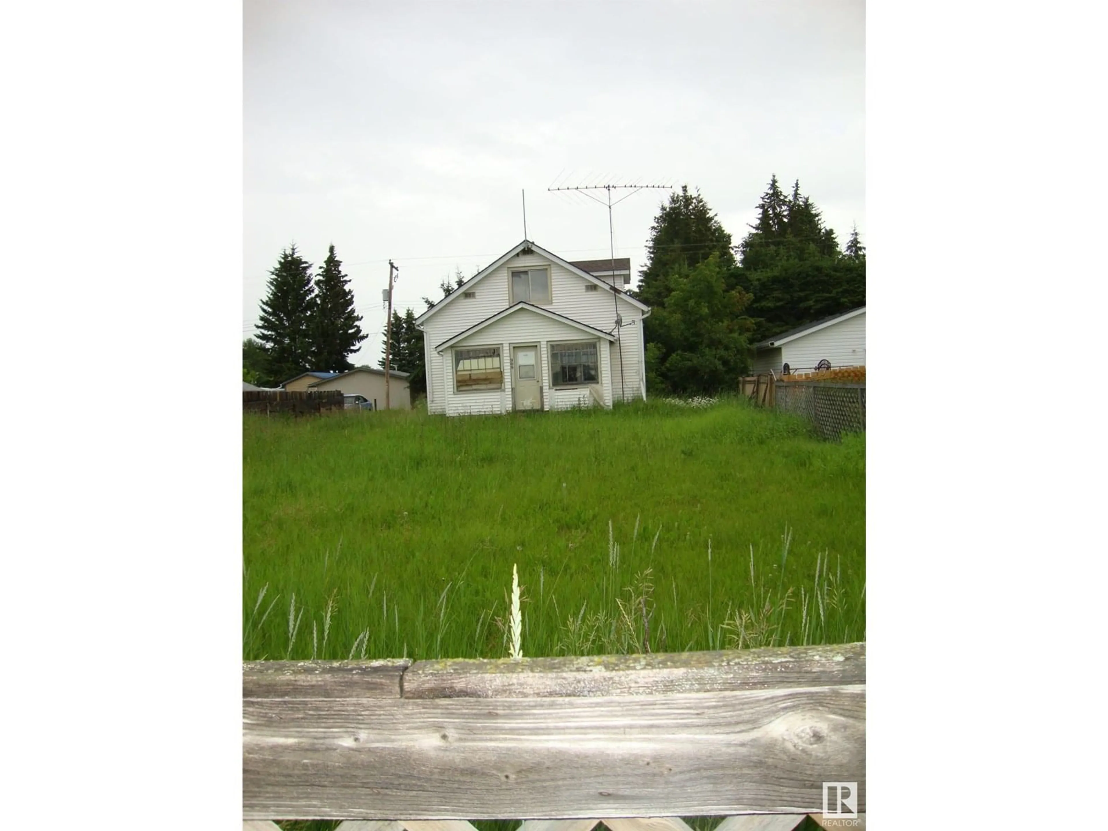 Shed for 909 2ND ST, Thorhild Alberta T0A3J0