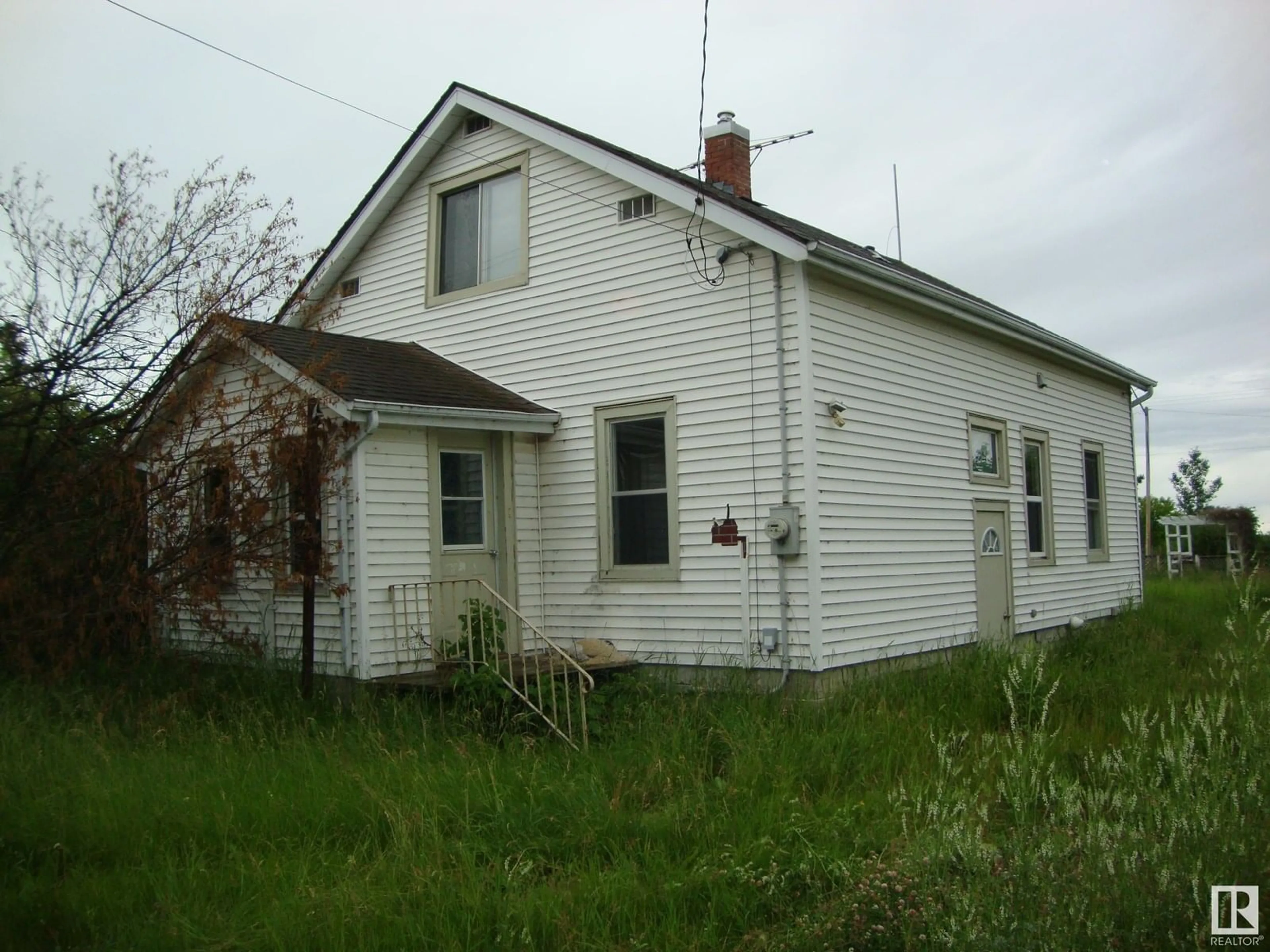 Unknown for 909 2ND ST, Thorhild Alberta T0A3J0