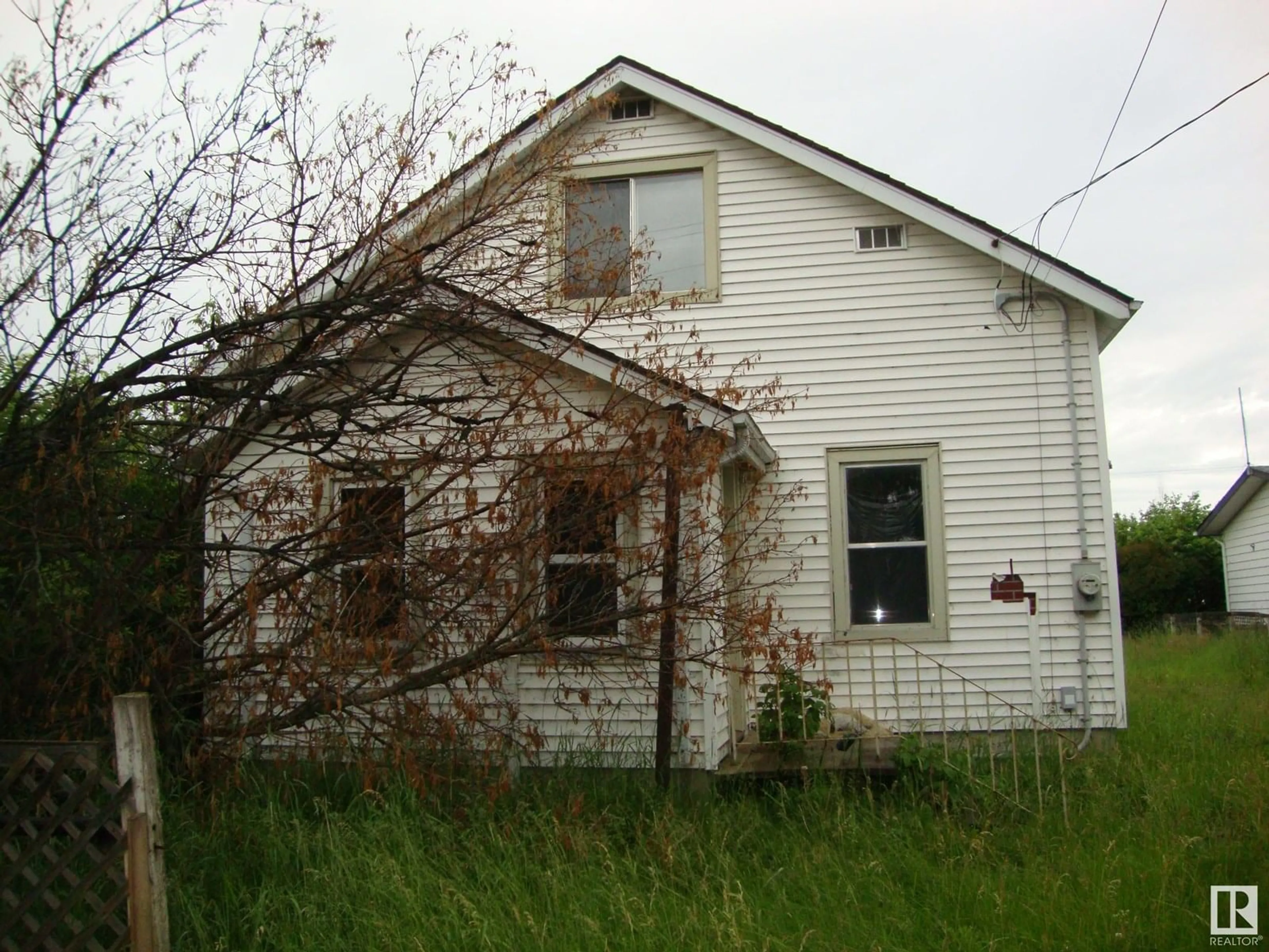 Unknown for 909 2ND ST, Thorhild Alberta T0A3J0