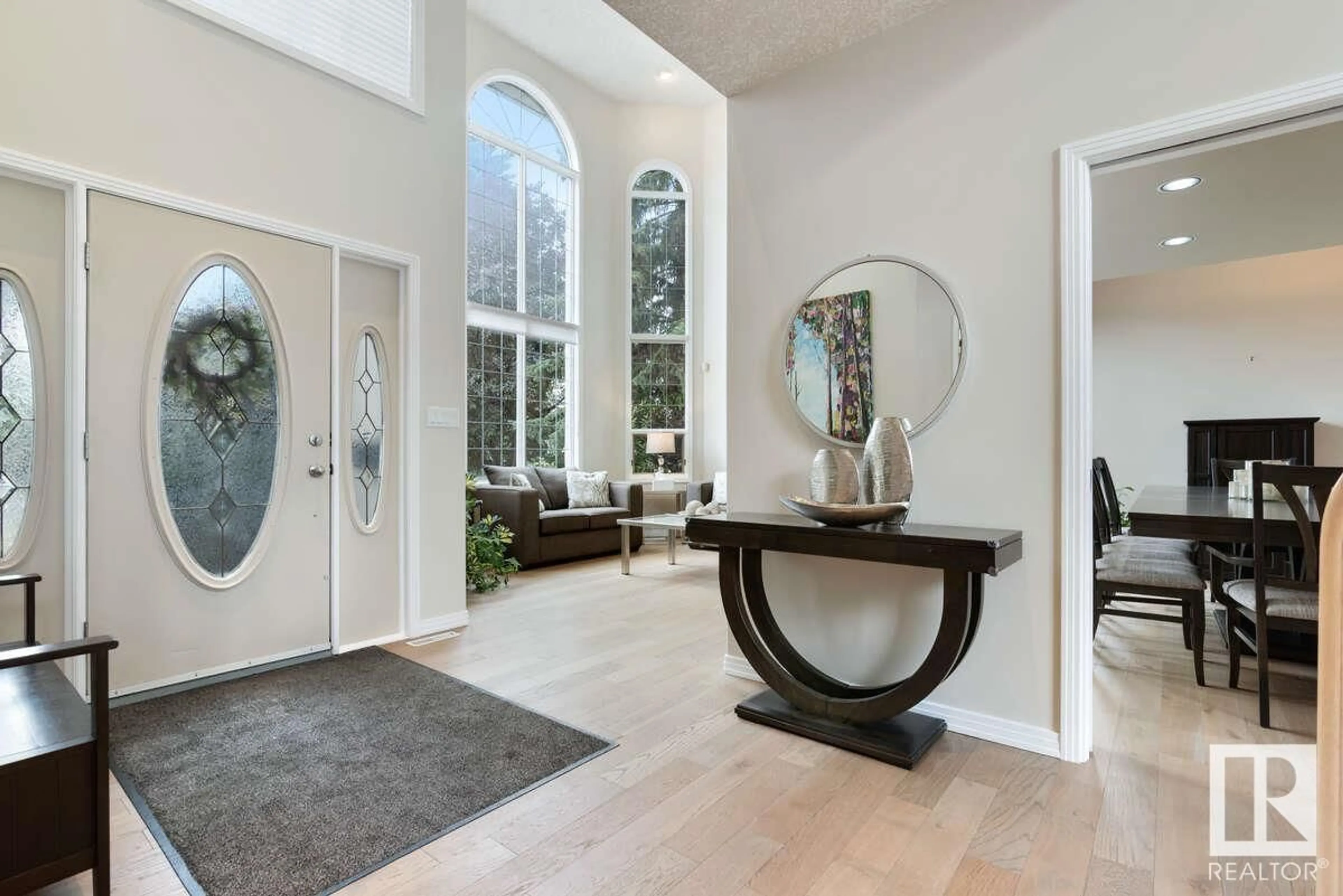 Indoor entryway for 434 TWIN BROOKS CR, Edmonton Alberta T6J6W7