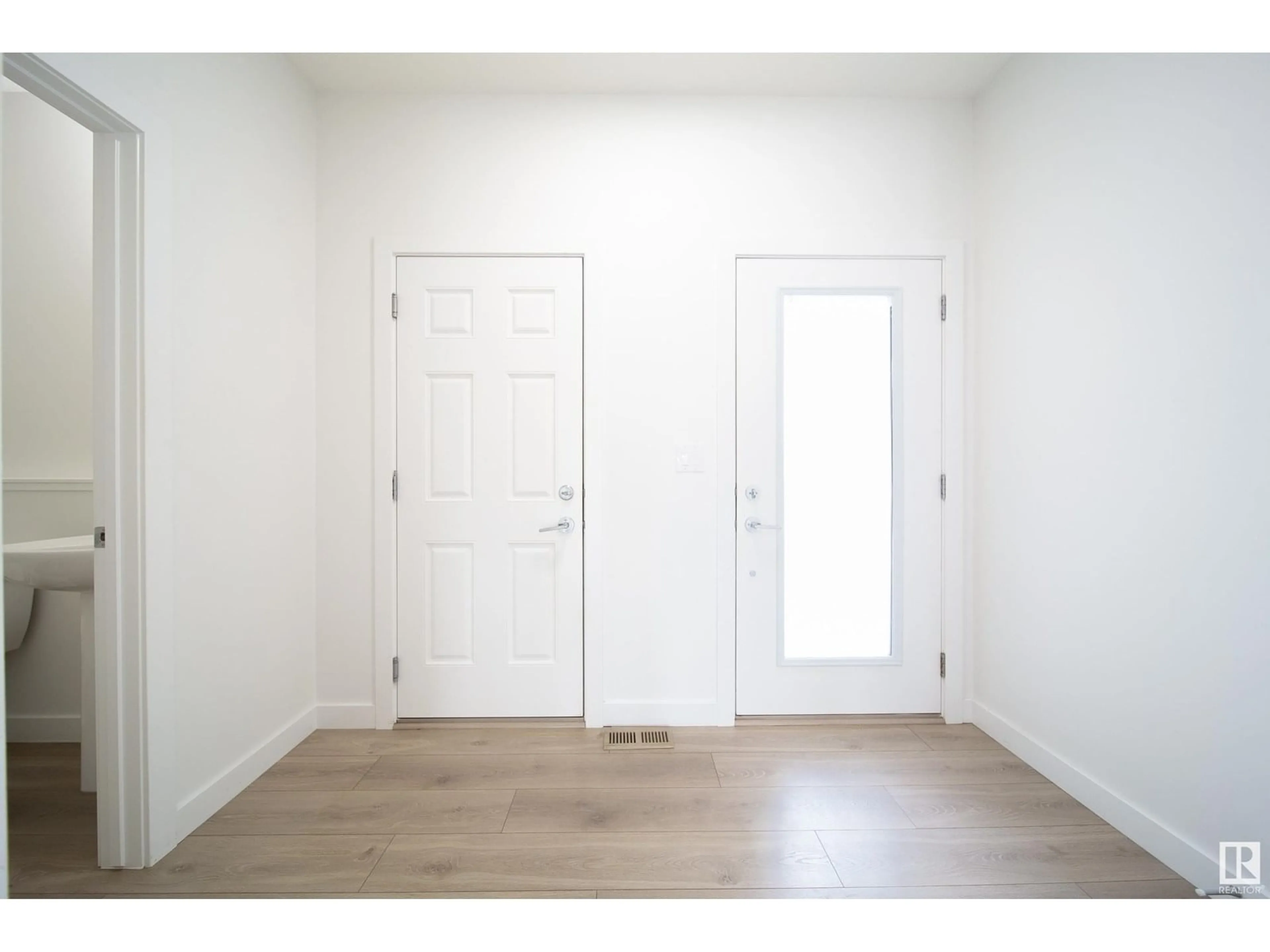 Indoor entryway for NW - 9997 205A ST, Edmonton Alberta T5T7N4