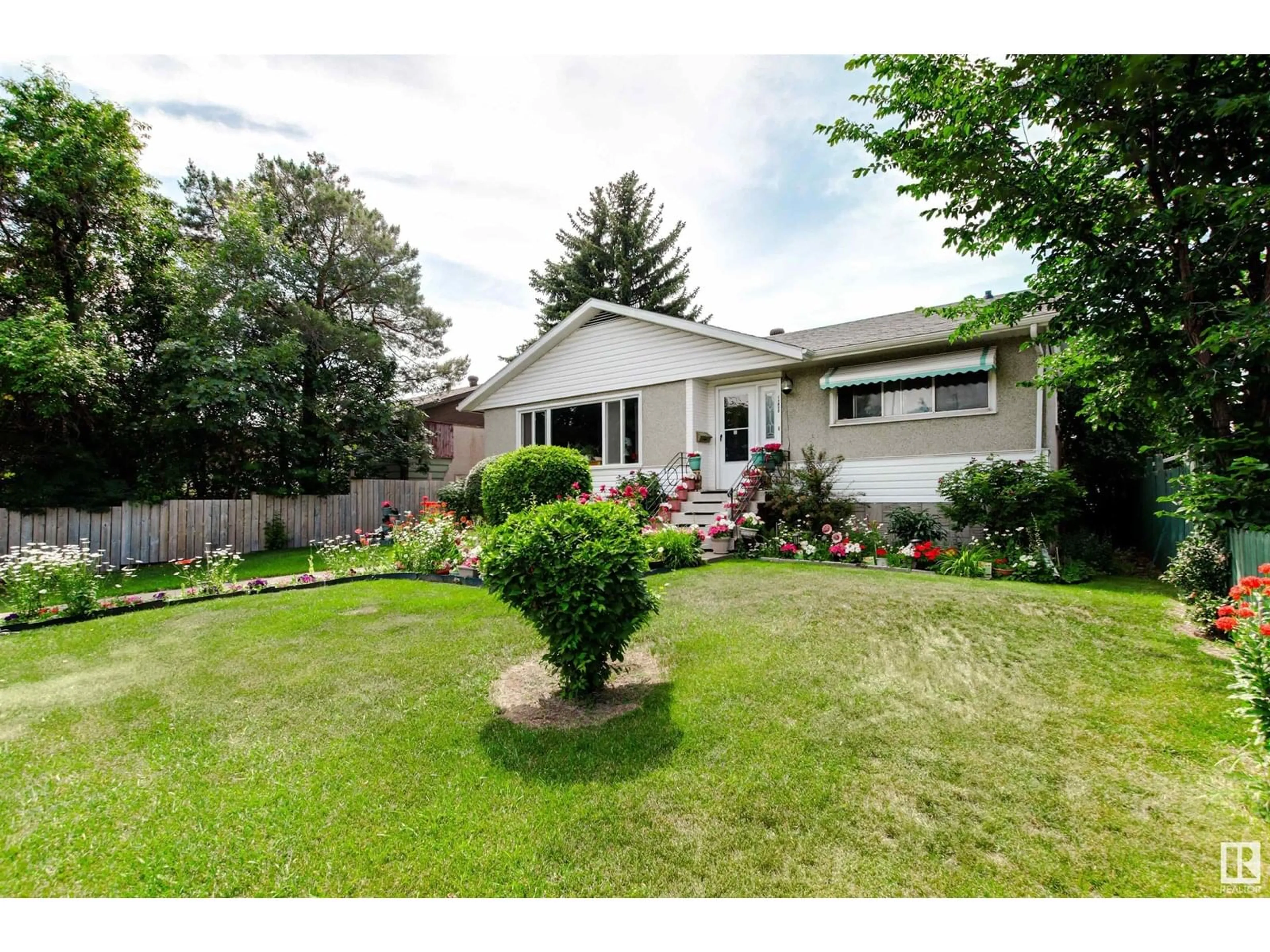 Unknown for 11632 GROAT RD, Edmonton Alberta T5M3K5
