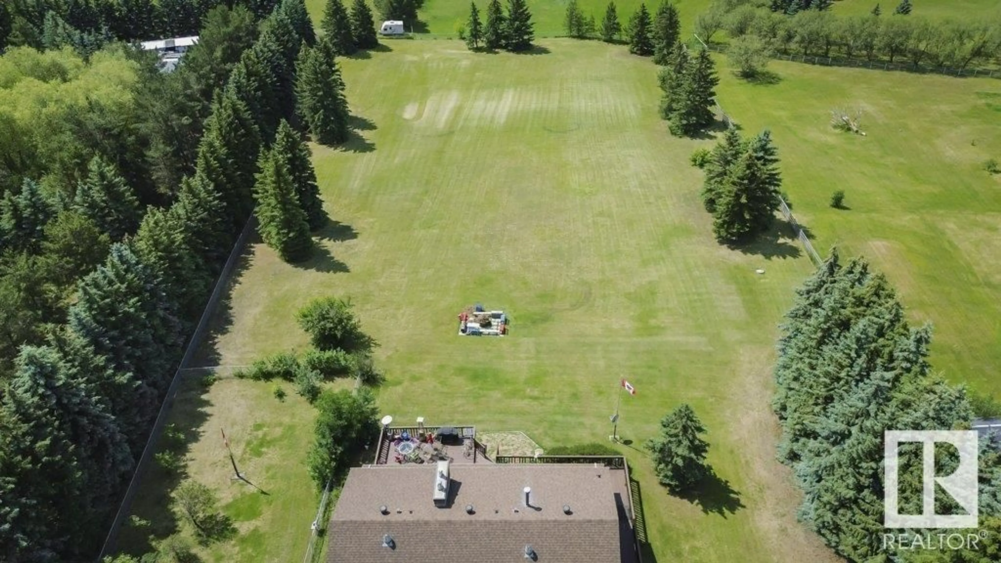 A pic from outside/outdoor area/front of a property/back of a property/a pic from drone, unknown for 53310 - 229 RGE ROAD 221, Rural Strathcona County Alberta T8E2L1