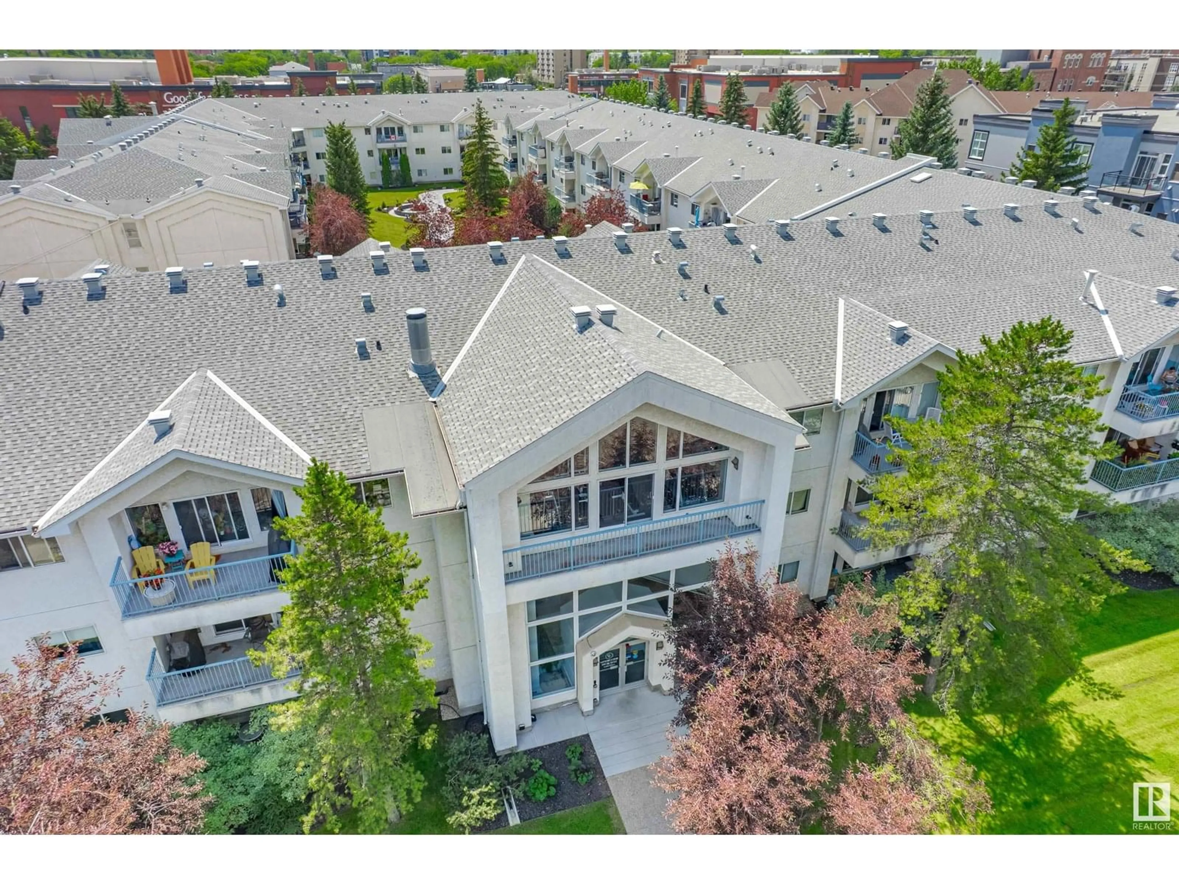 A pic from outside/outdoor area/front of a property/back of a property/a pic from drone, unknown for 207 - 11915 106 AV NW, Edmonton Alberta T5H0S2