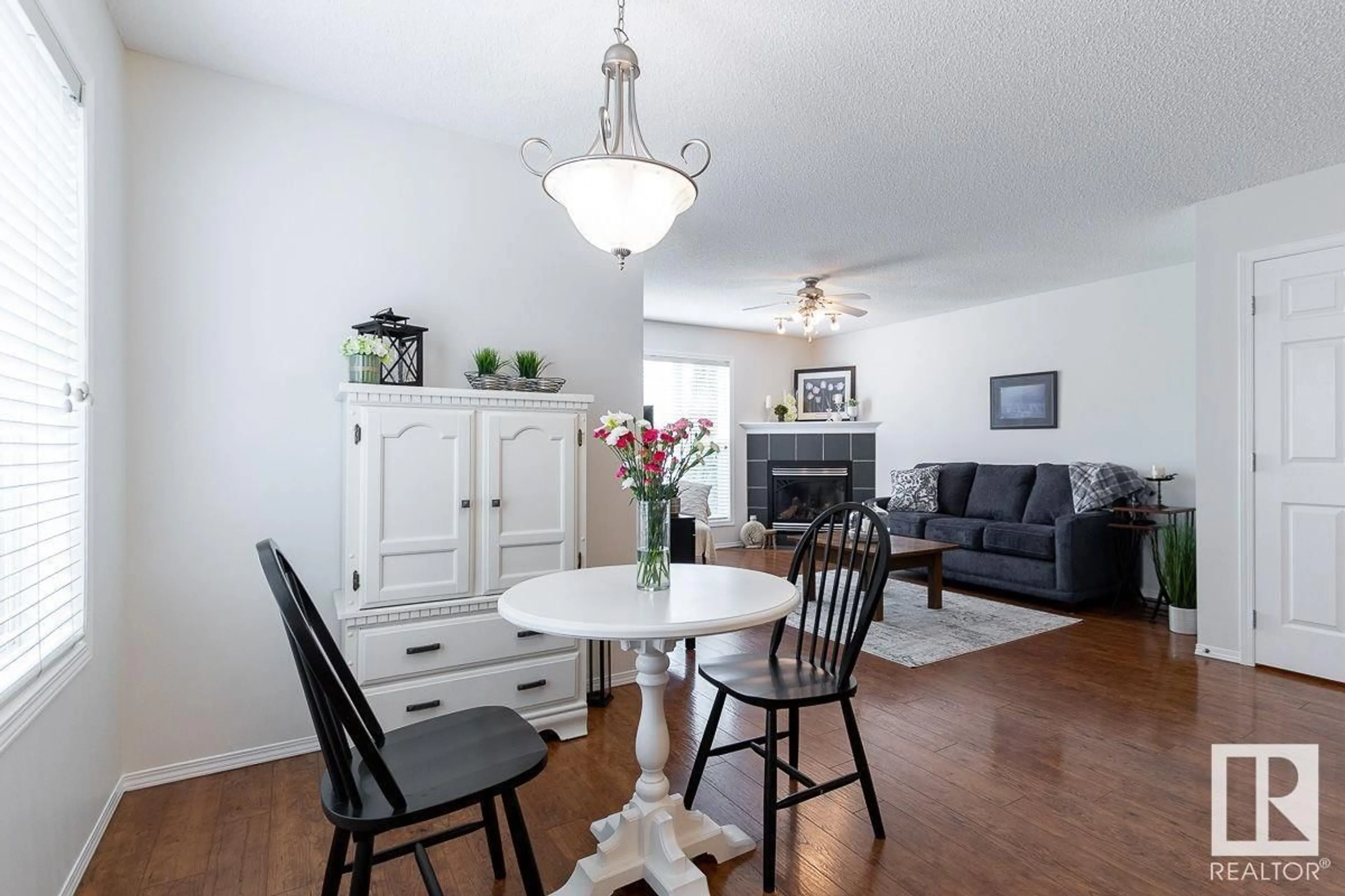 Dining room, wood/laminate floor for 21368 88 AV, Edmonton Alberta T5T6V1