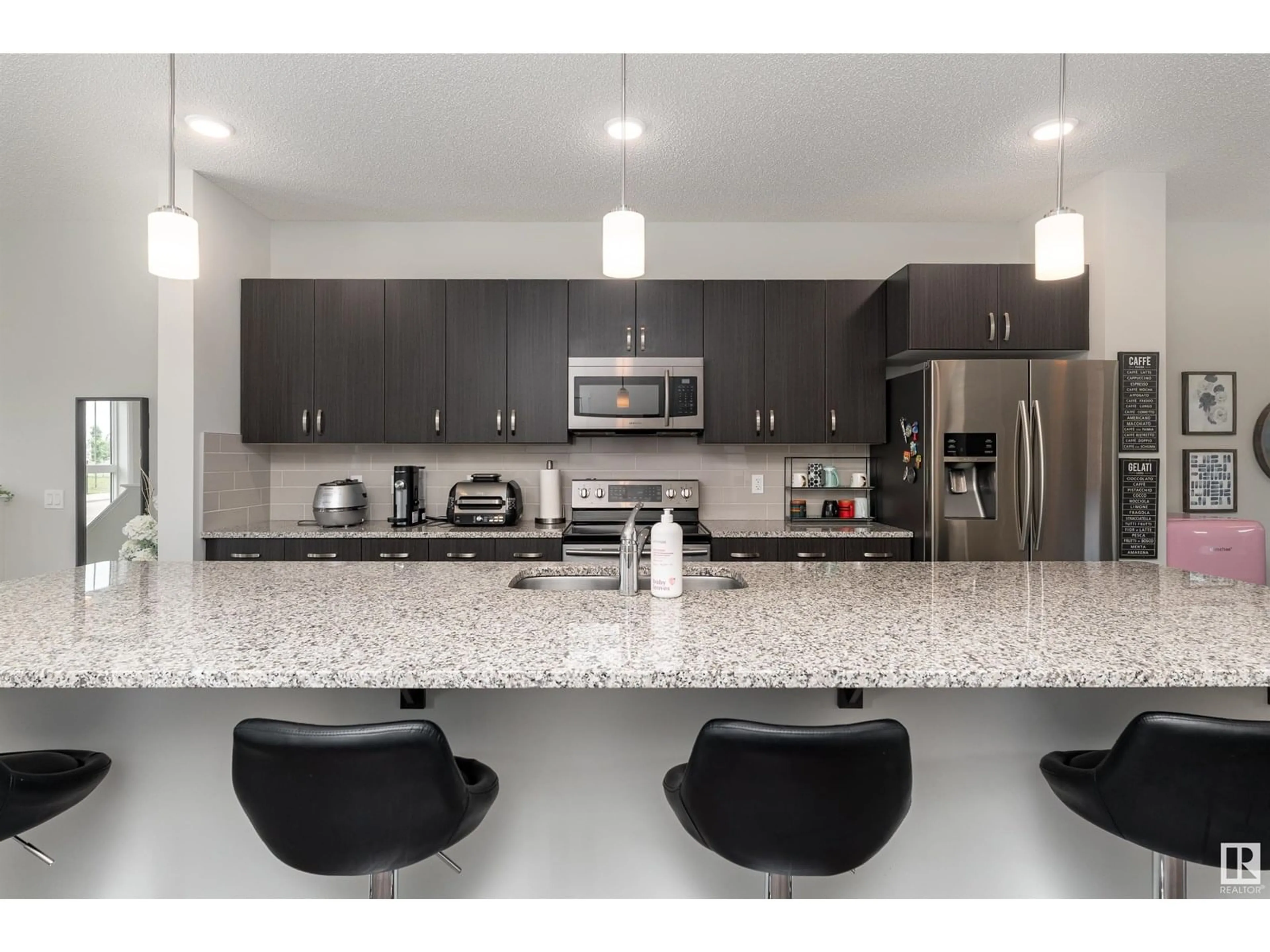 Open concept kitchen, ceramic/tile floor for 345 ORCHARDS BV, Edmonton Alberta T6X1Y9