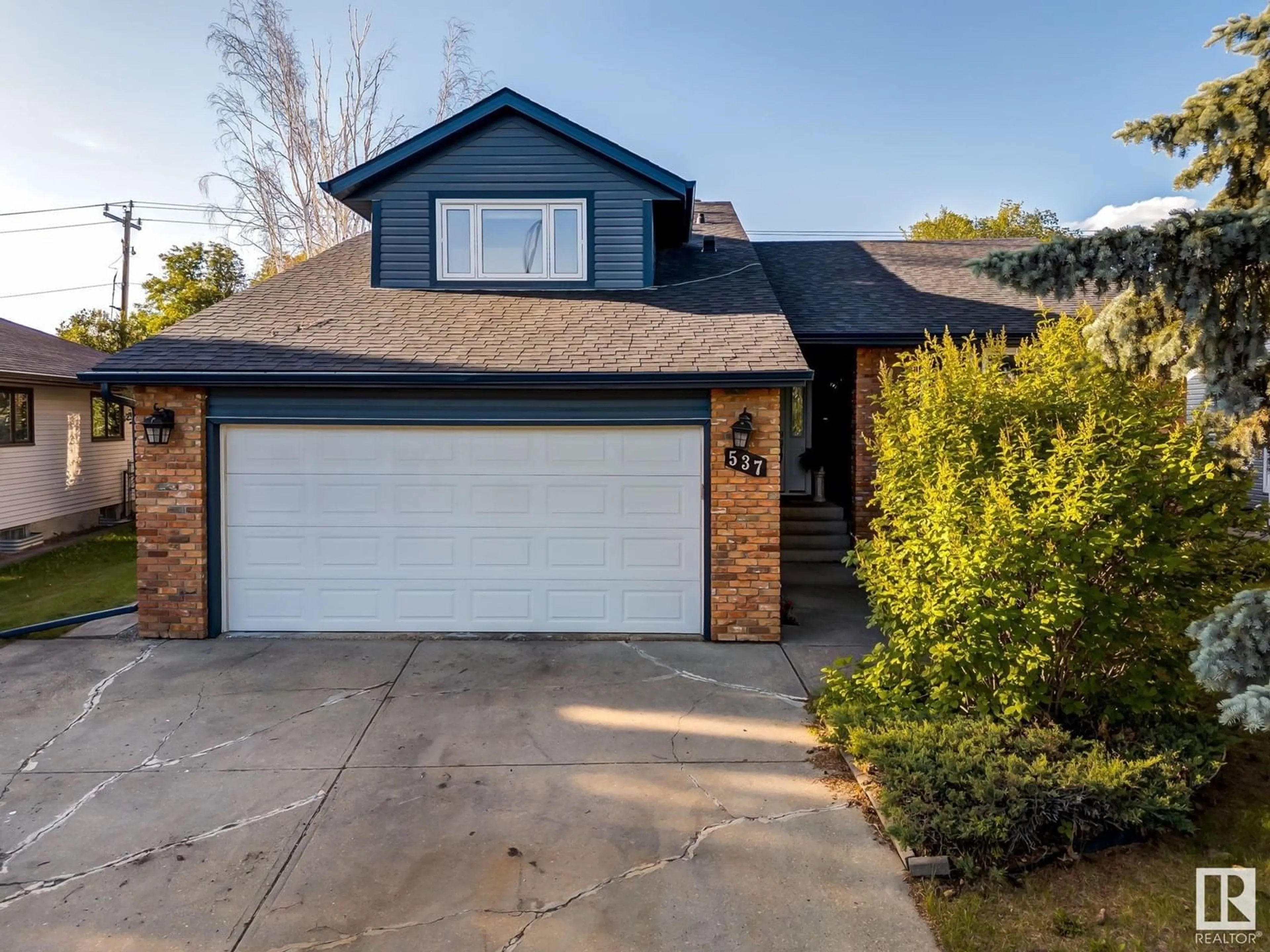 Home with brick exterior material, street for 537 VILLAGE DR, Sherwood Park Alberta T8A4K7