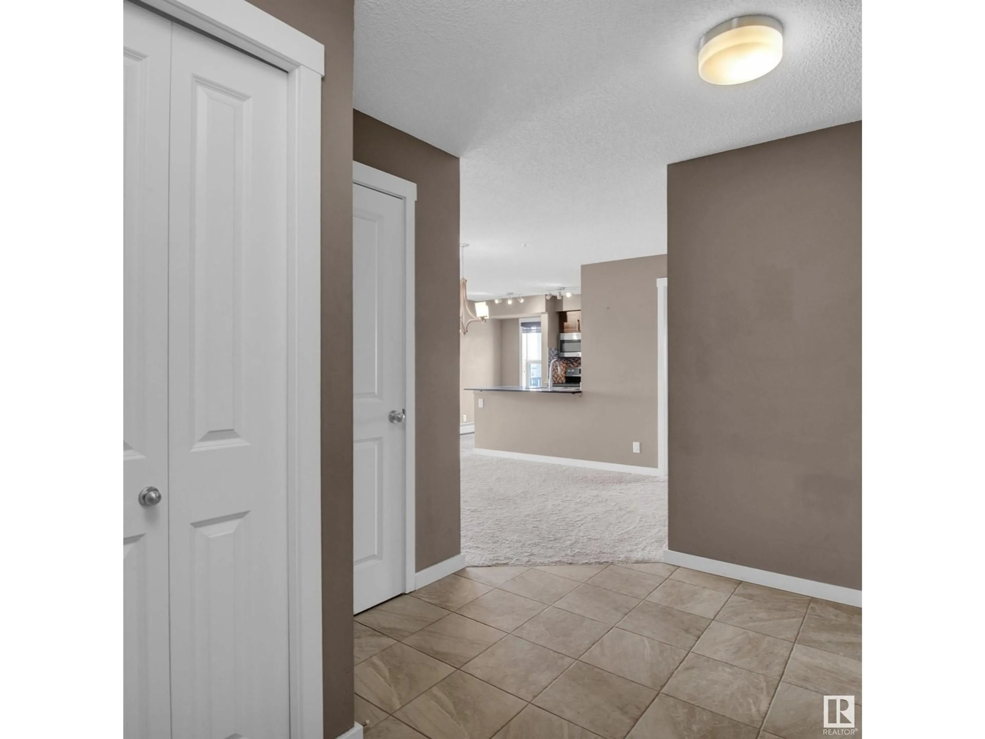 Indoor entryway for #301 - 1510 WATT DR, Edmonton Alberta T6X2E6